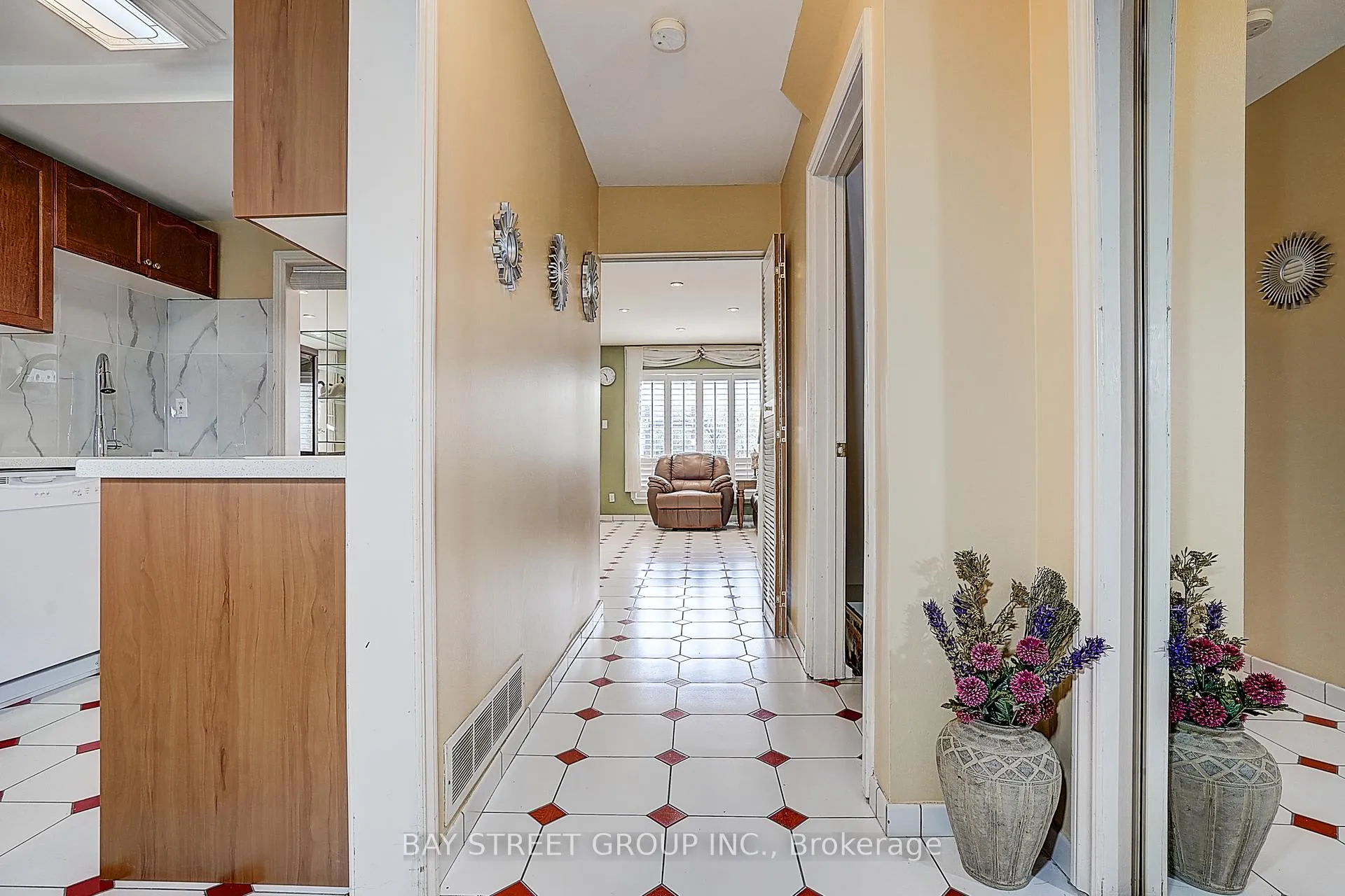 Photo 5 of Unit 10, 91 Rameau Drive, North York, Hillcrest Village — HOMEH