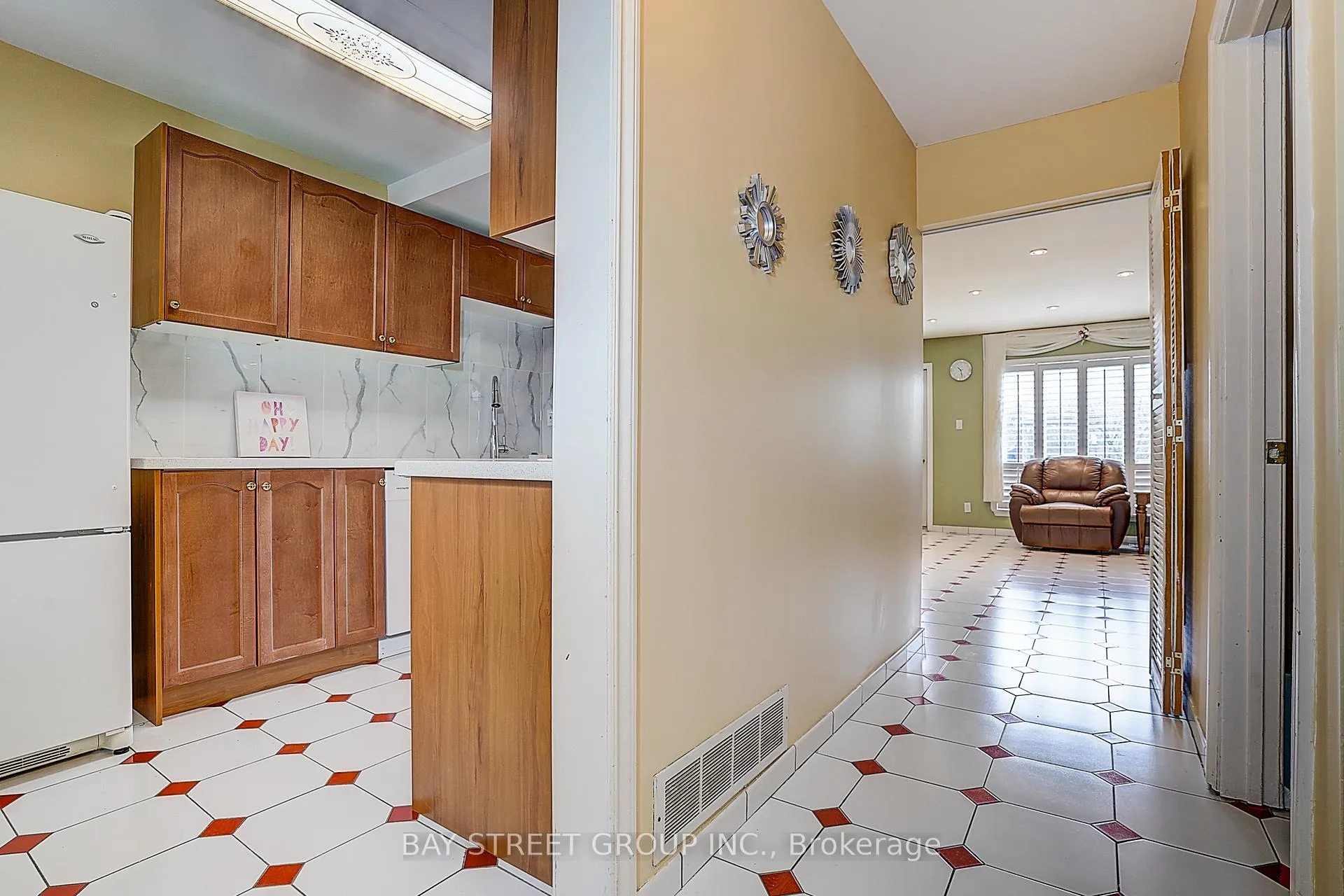 Photo 6 of Unit 10, 91 Rameau Drive, North York, Hillcrest Village — HOMEH