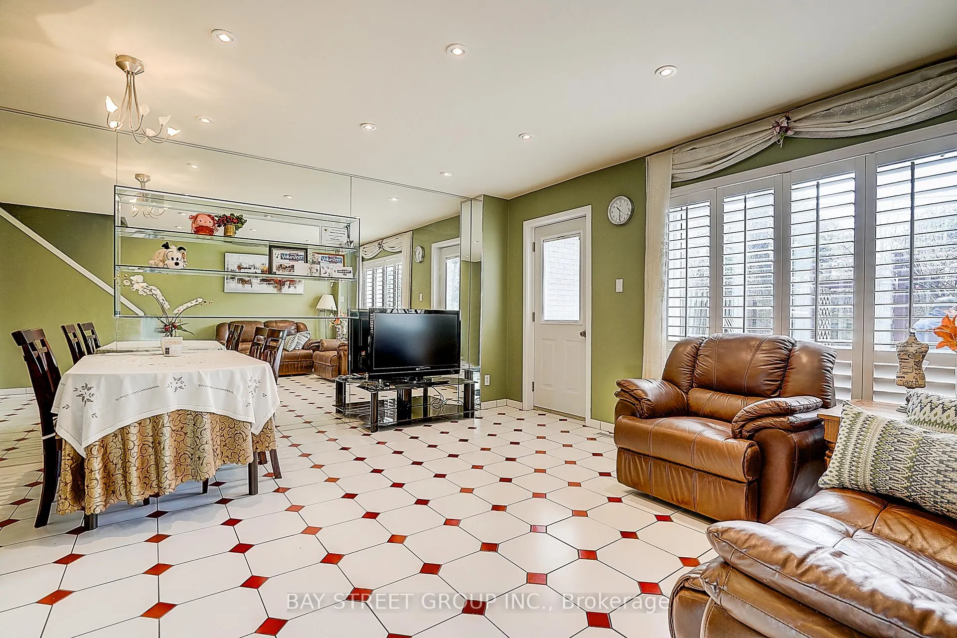 Photo 13 of Unit 10, 91 Rameau Drive, North York, Hillcrest Village — HOMEH