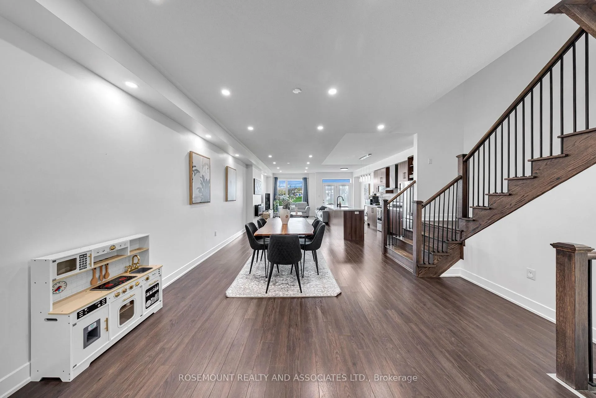 Photo 8 of 98 Donald Fleming Way, Whitby, Pringle Creek — HOMEH