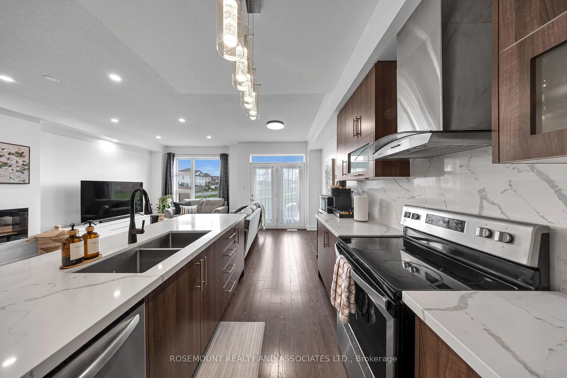 Photo 16 of 98 Donald Fleming Way, Whitby, Pringle Creek — HOMEH