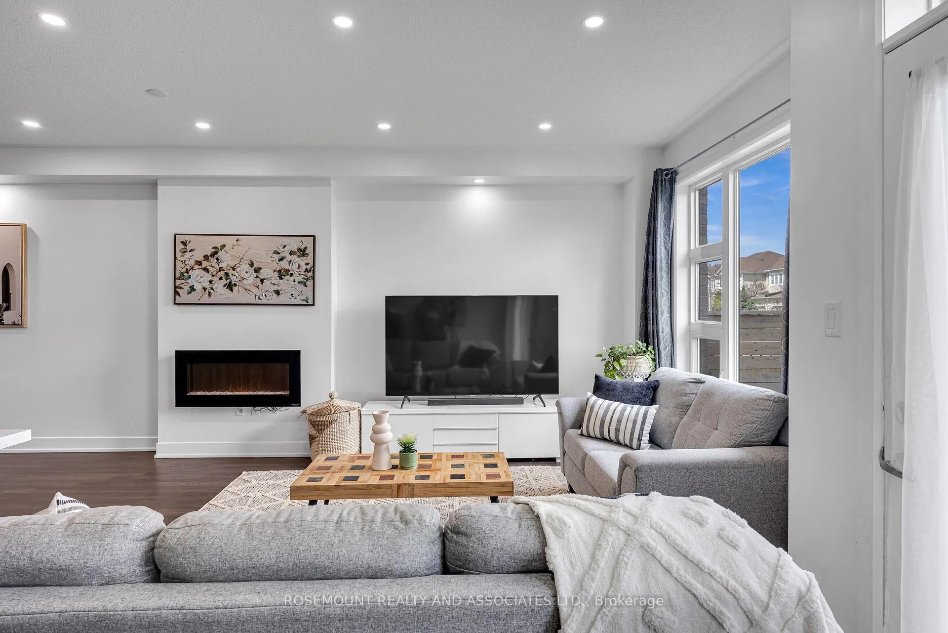 Photo 18 of 98 Donald Fleming Way, Whitby, Pringle Creek — HOMEH