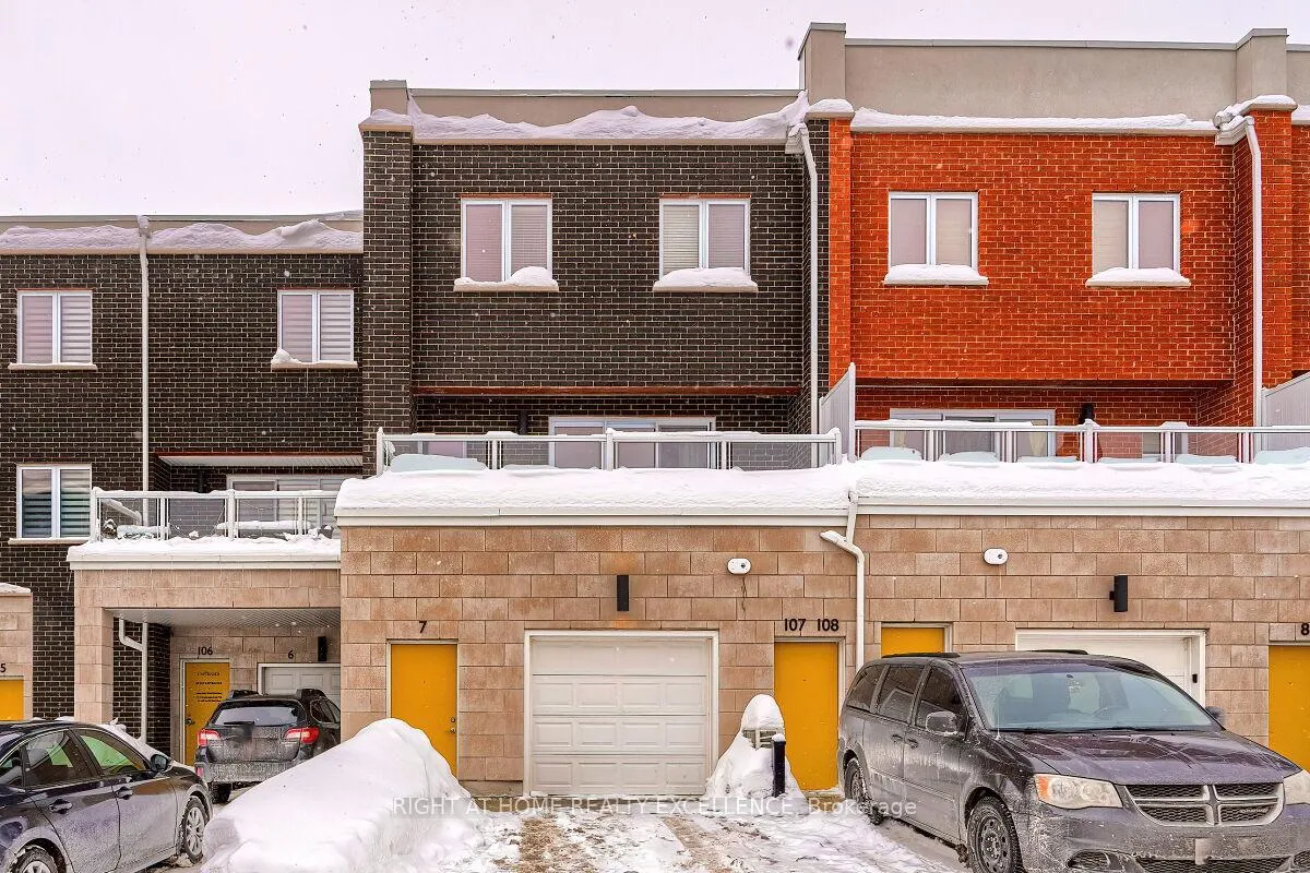 Photo 3 of Unit 7, 124 Seabrook Drive, Kitchener, Huron Park — HOMEH