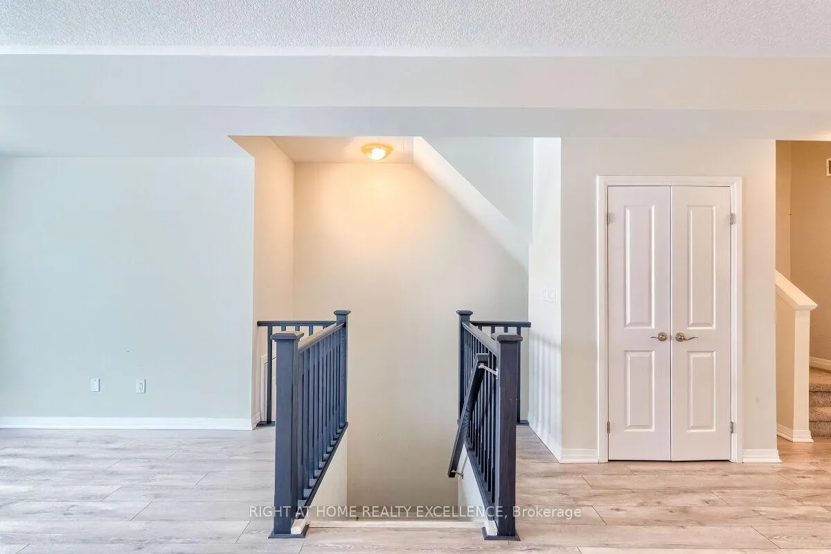 Photo 5 of Unit 7, 124 Seabrook Drive, Kitchener, Huron Park — HOMEH