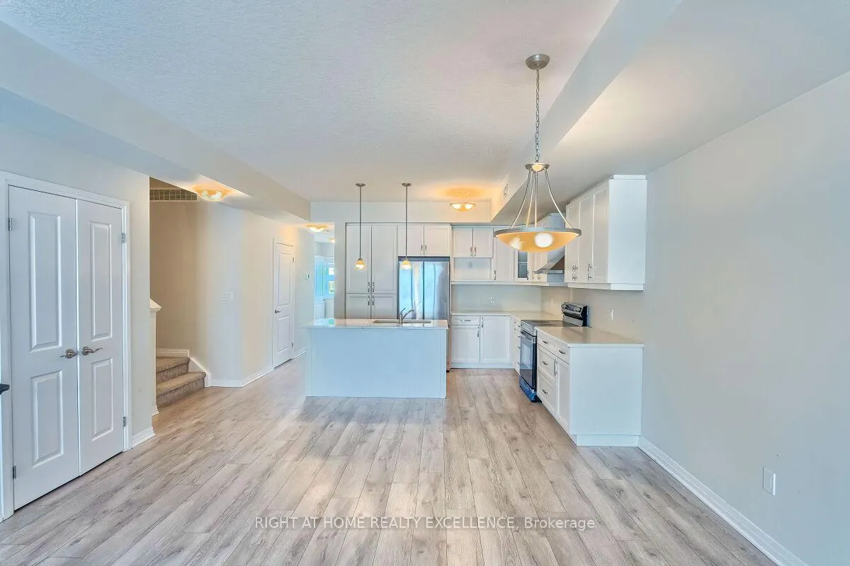 Photo 7 of Unit 7, 124 Seabrook Drive, Kitchener, Huron Park — HOMEH