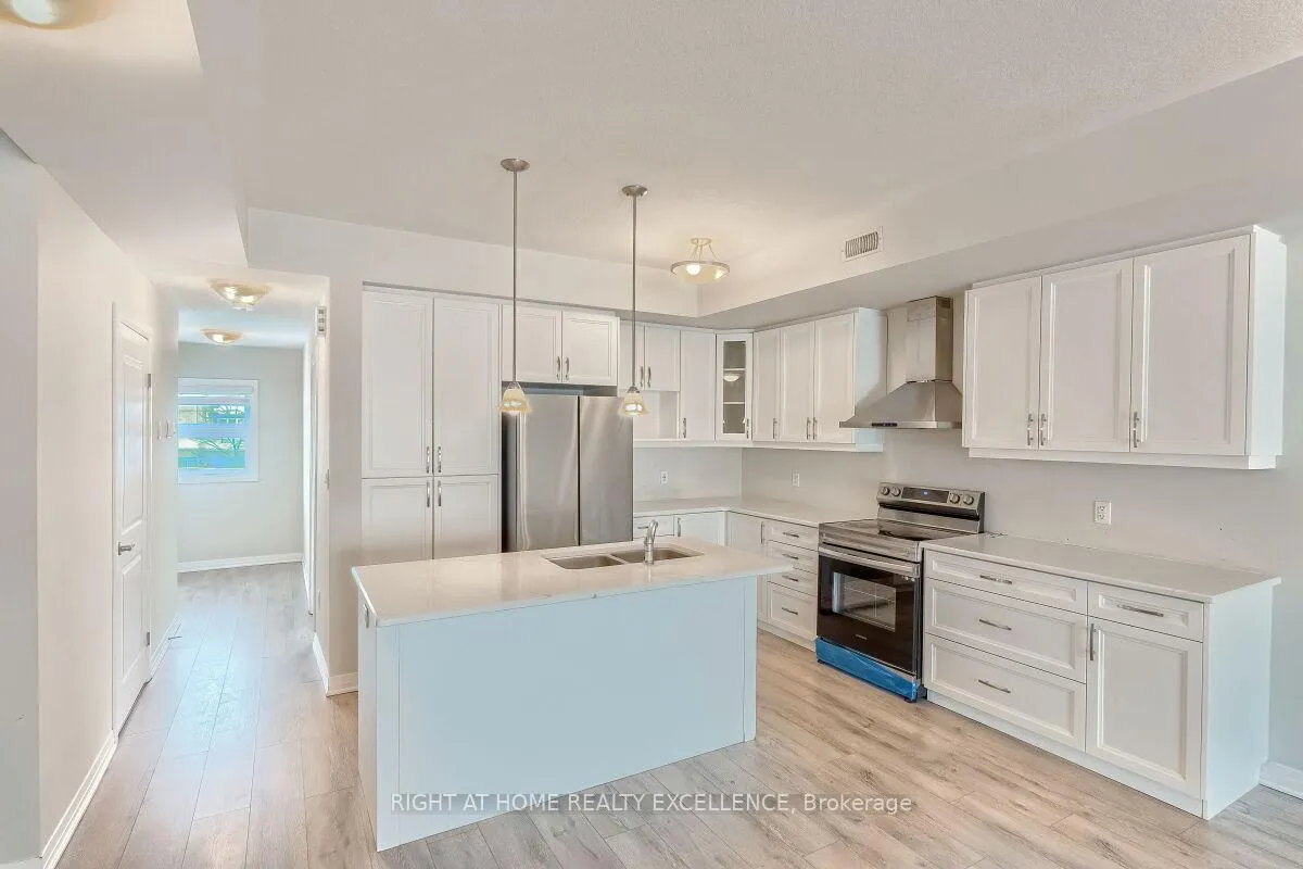Photo 8 of Unit 7, 124 Seabrook Drive, Kitchener, Huron Park — HOMEH
