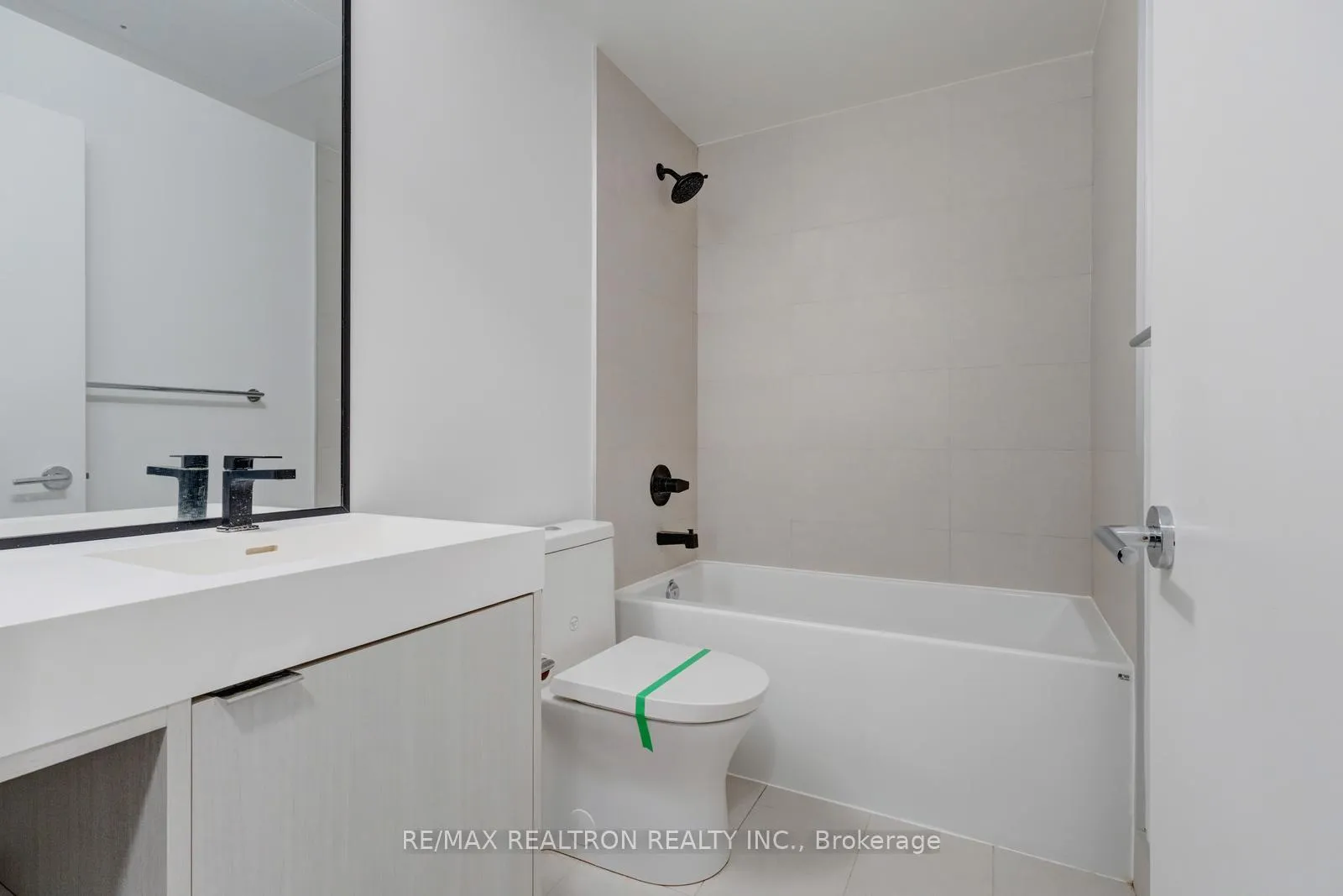 Photo 12 of Unit 416, 250 Lawrence Avenue W, Toronto, Lawrence Park North — HOMEH
