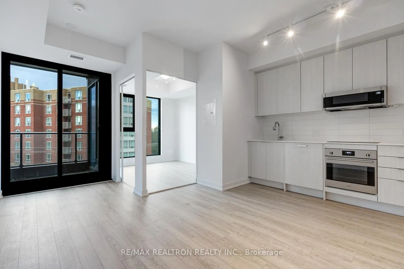 Photo 17 of Unit 416, 250 Lawrence Avenue W, Toronto, Lawrence Park North — HOMEH
