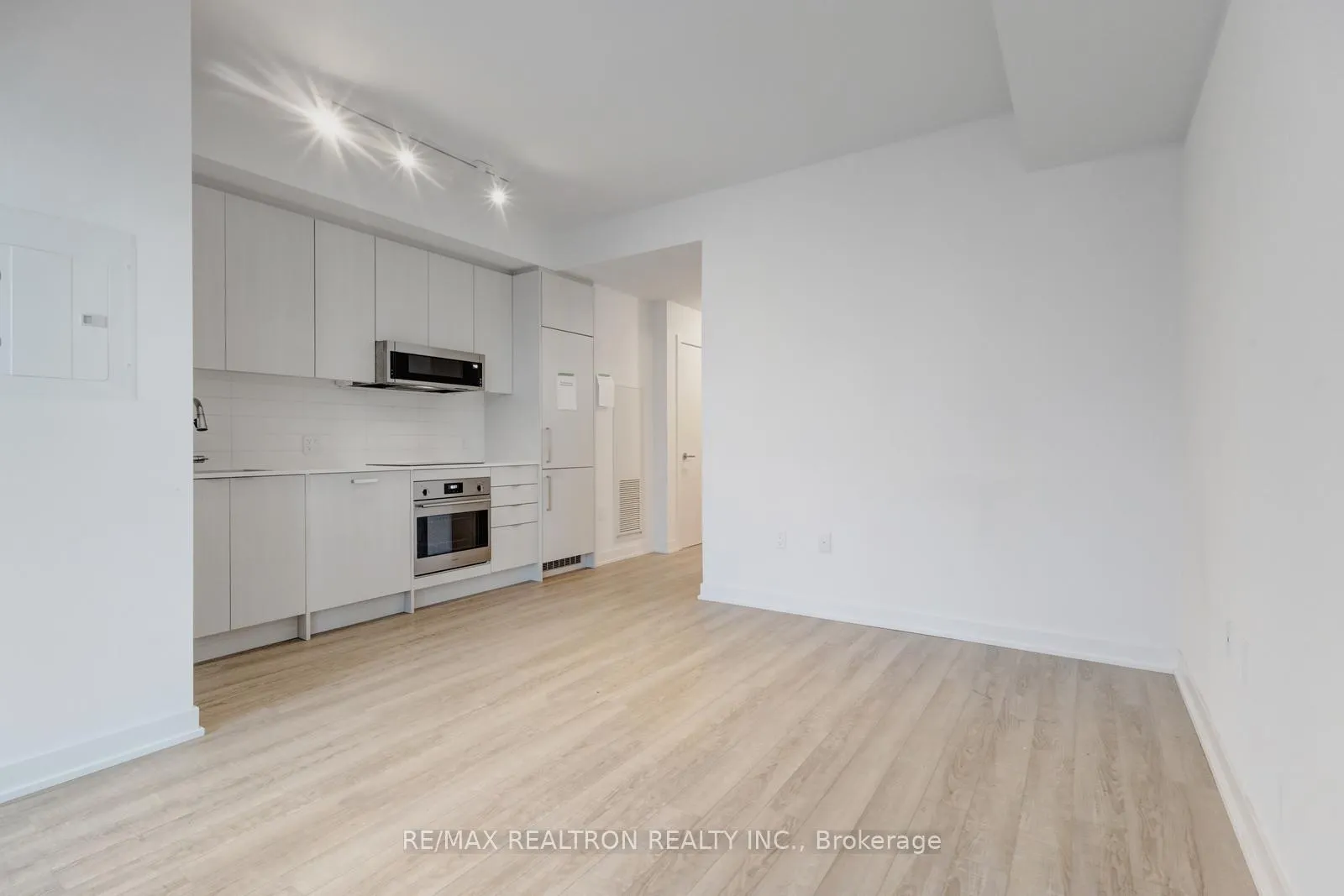 Photo 18 of Unit 416, 250 Lawrence Avenue W, Toronto, Lawrence Park North — HOMEH