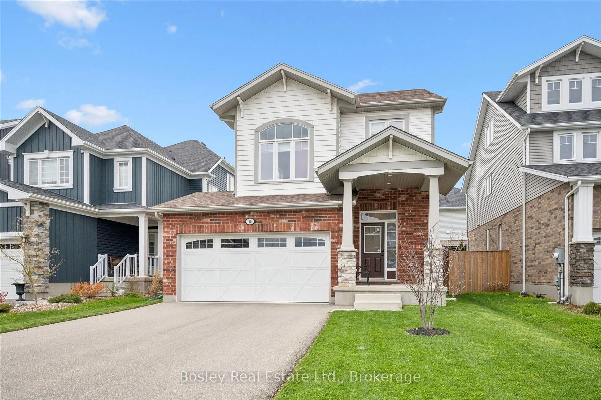 Front of 16 Robbins Ridge