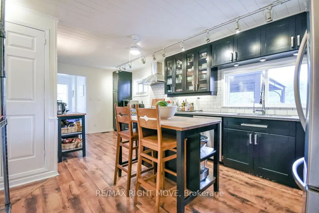 Photo 7 of 6 Pinetree Road, Gravenhurst, Muskoka (S) — HOMEH