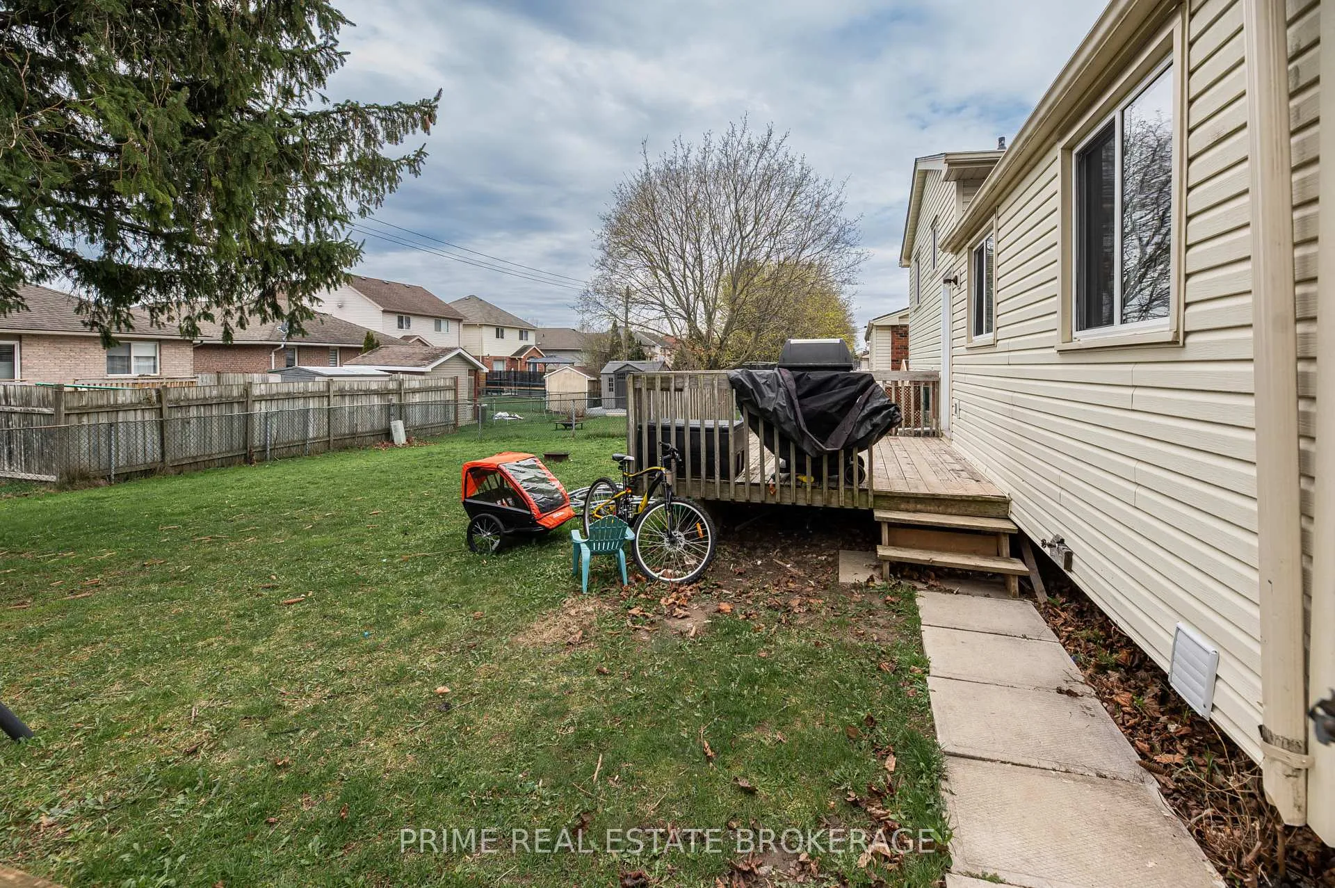 Photo 4 of 56 Leger Avenue, St. Thomas — HOMEH