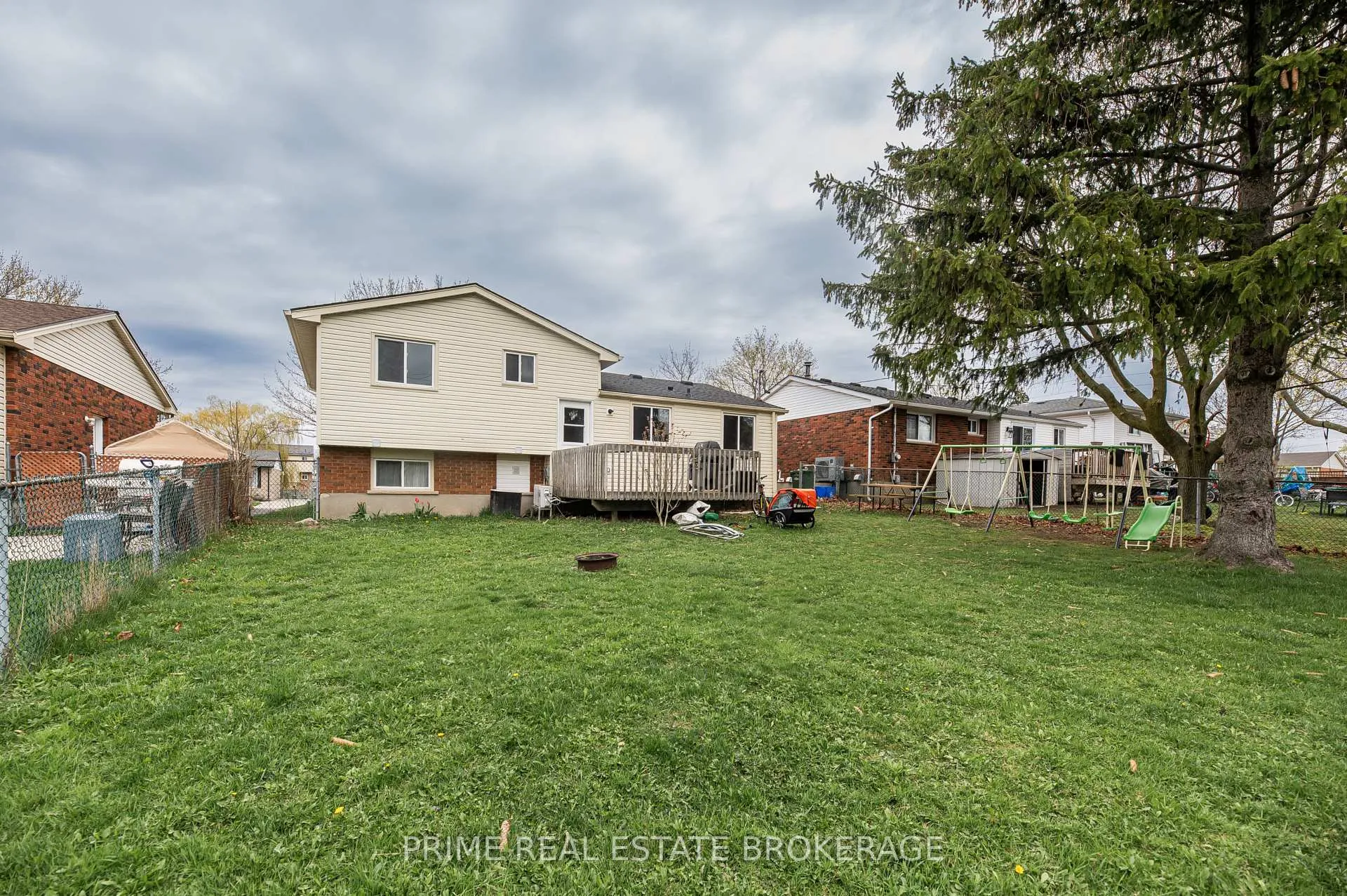 Photo 8 of 56 Leger Avenue, St. Thomas — HOMEH