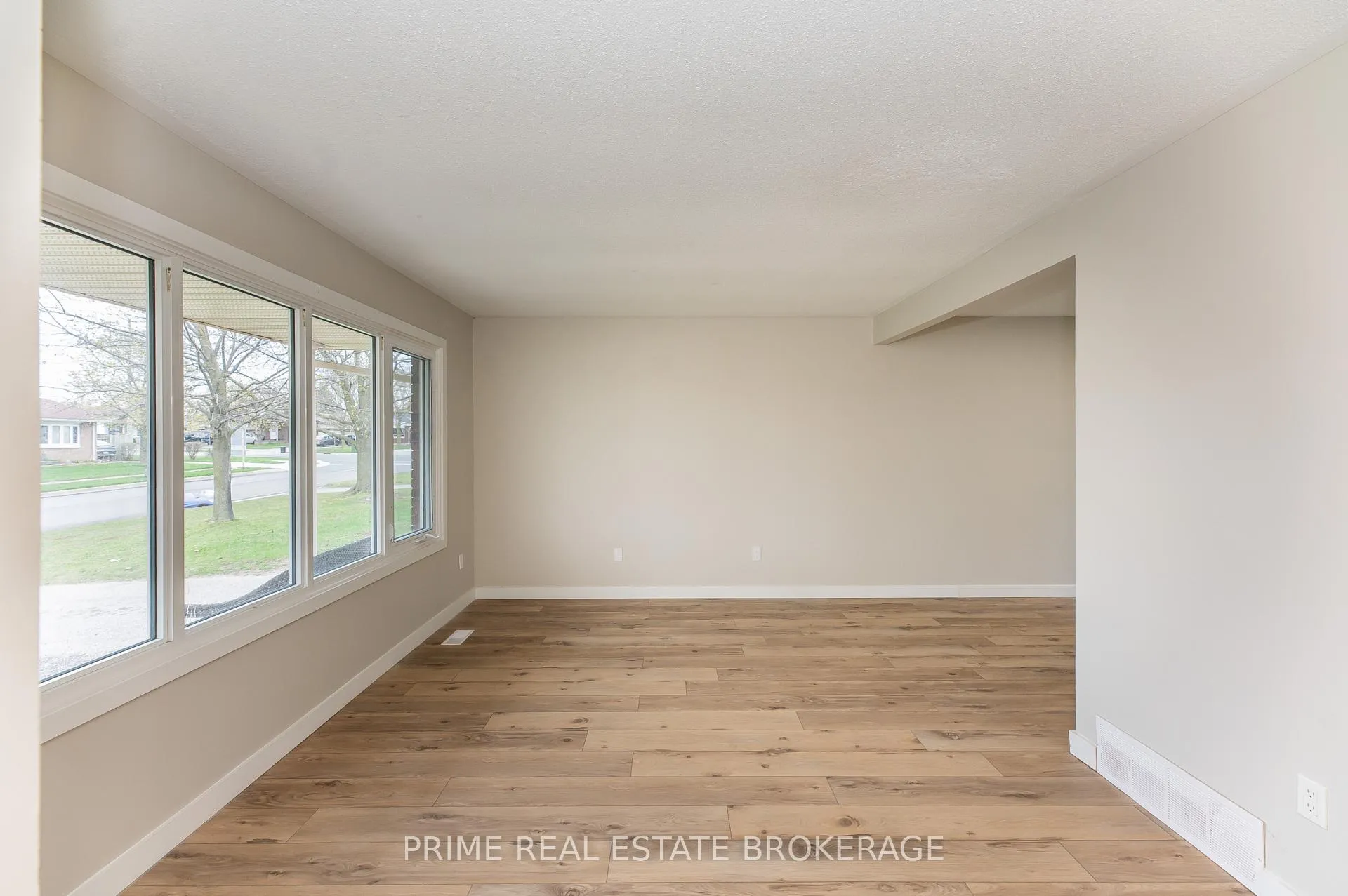 Photo 9 of 56 Leger Avenue, St. Thomas — HOMEH