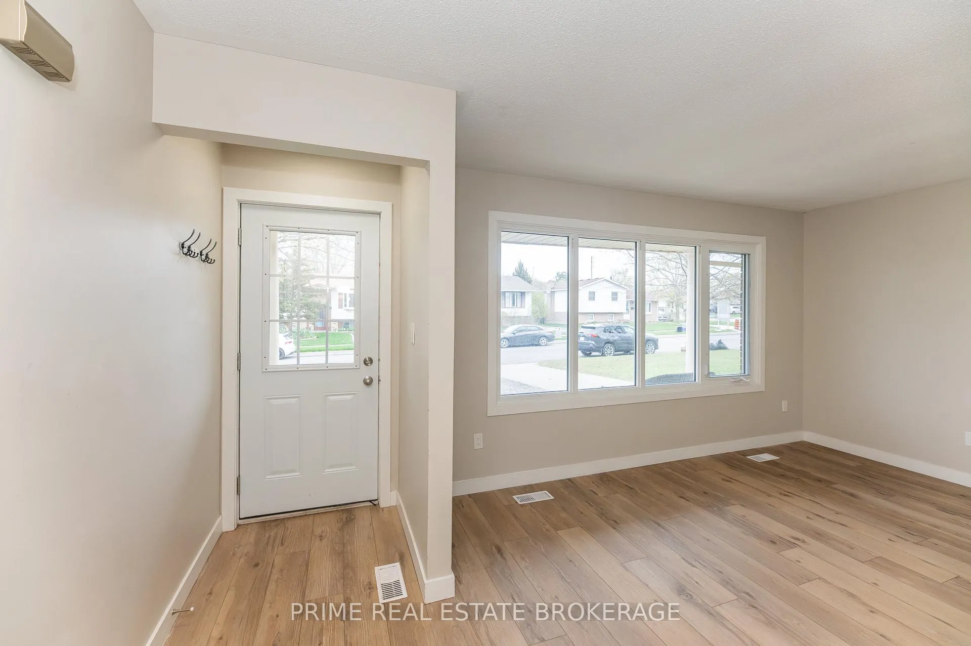 Photo 10 of 56 Leger Avenue, St. Thomas — HOMEH