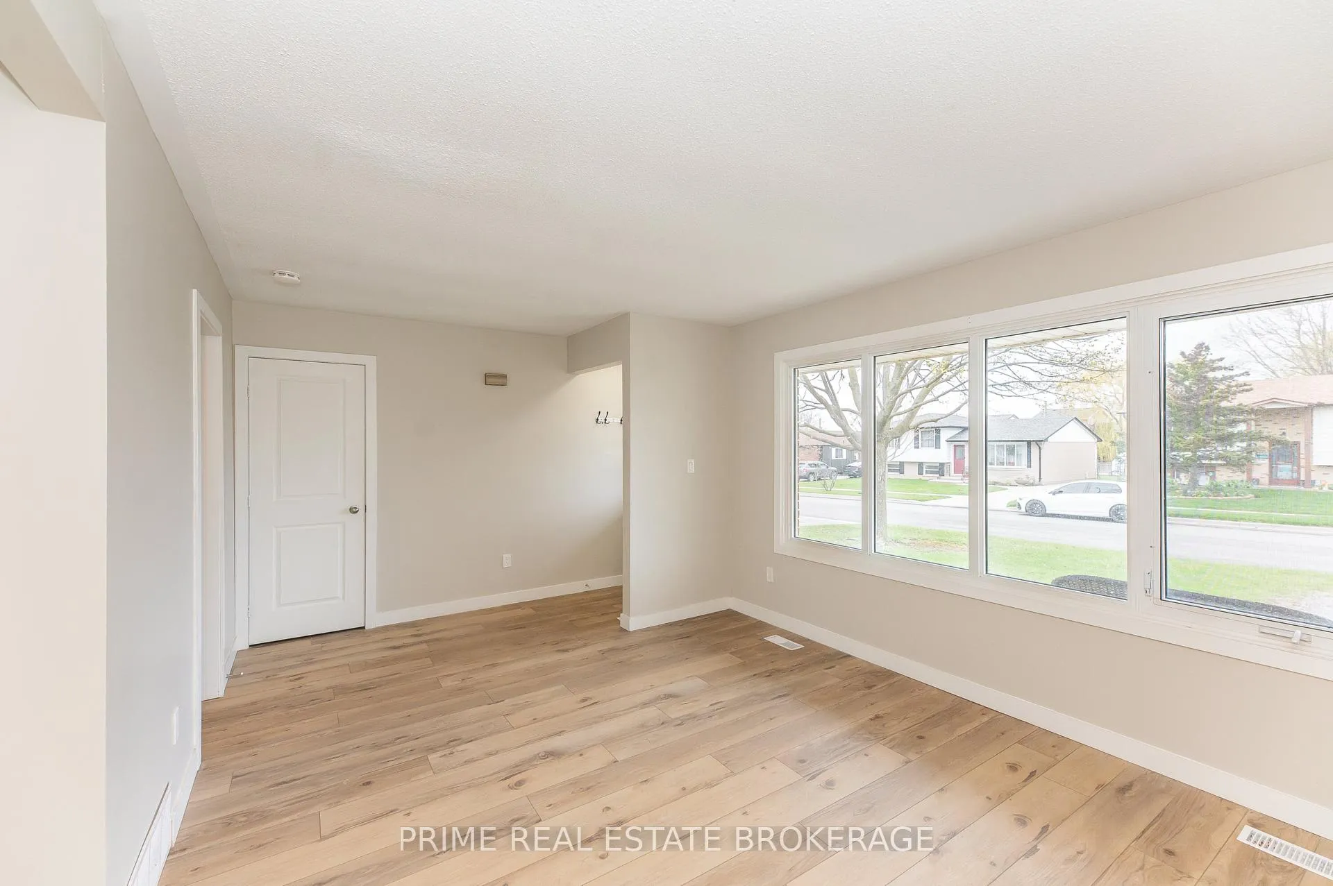 Photo 12 of 56 Leger Avenue, St. Thomas — HOMEH