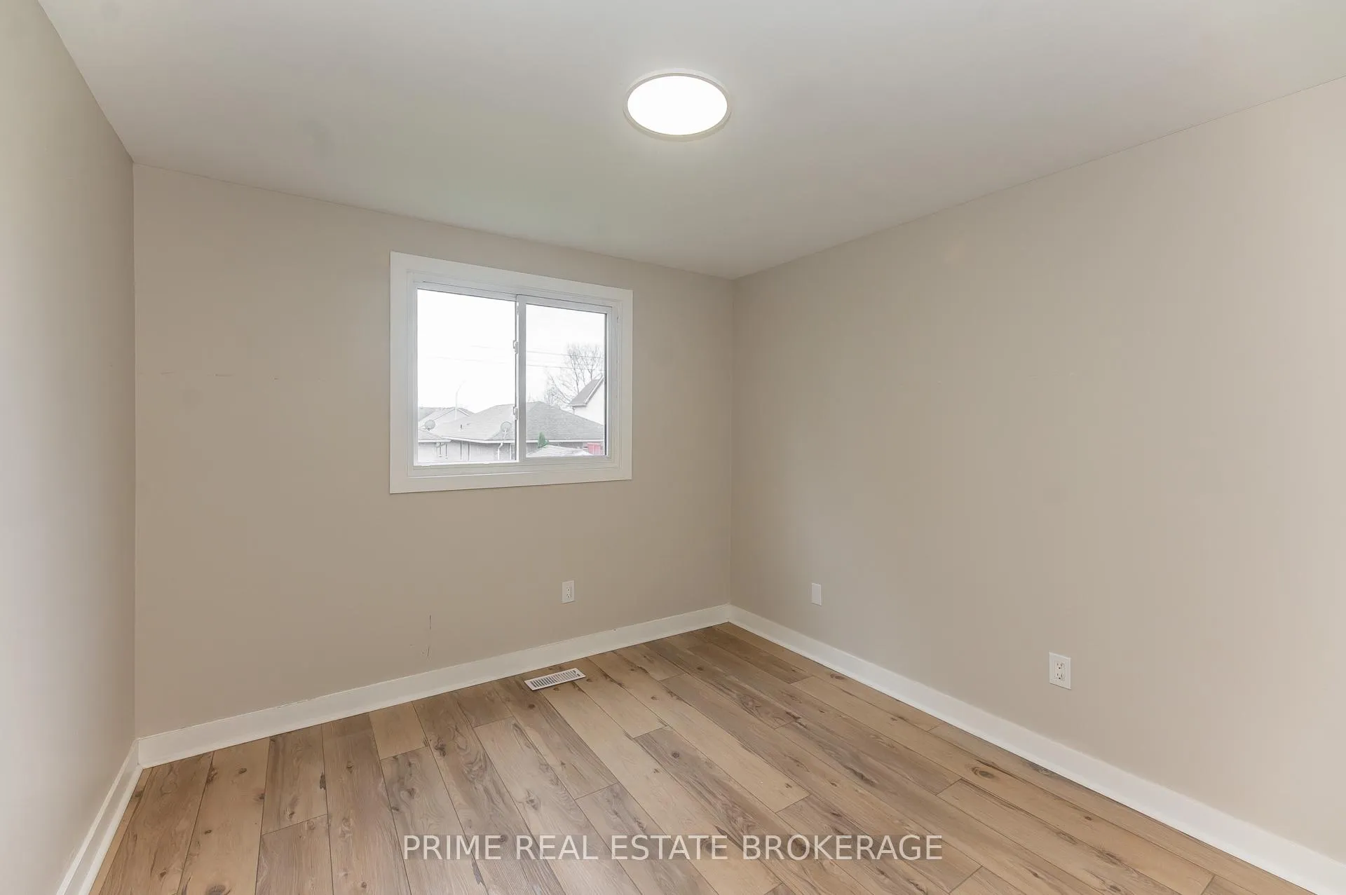 Photo 23 of 56 Leger Avenue, St. Thomas — HOMEH