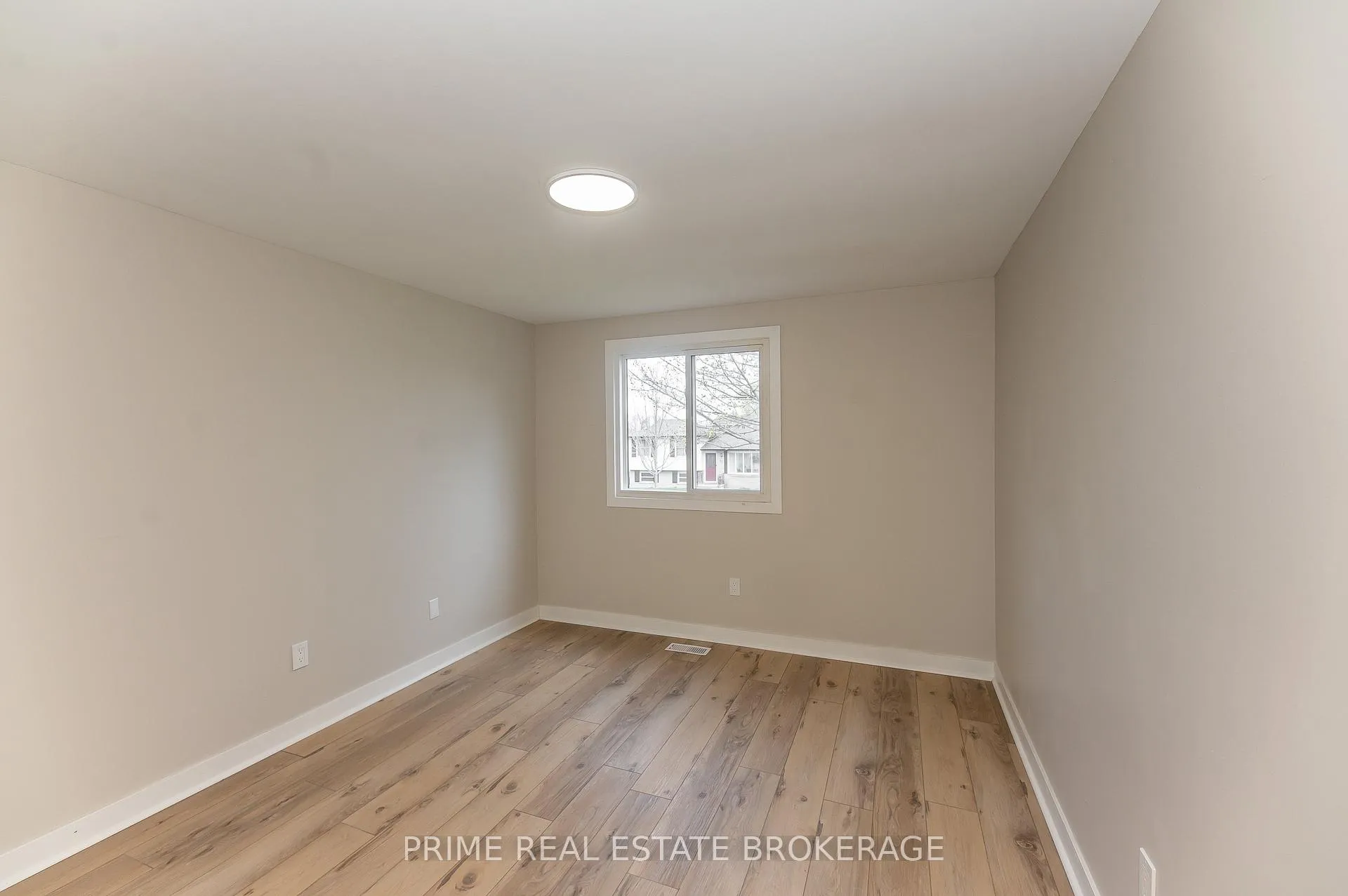 Photo 25 of 56 Leger Avenue, St. Thomas — HOMEH