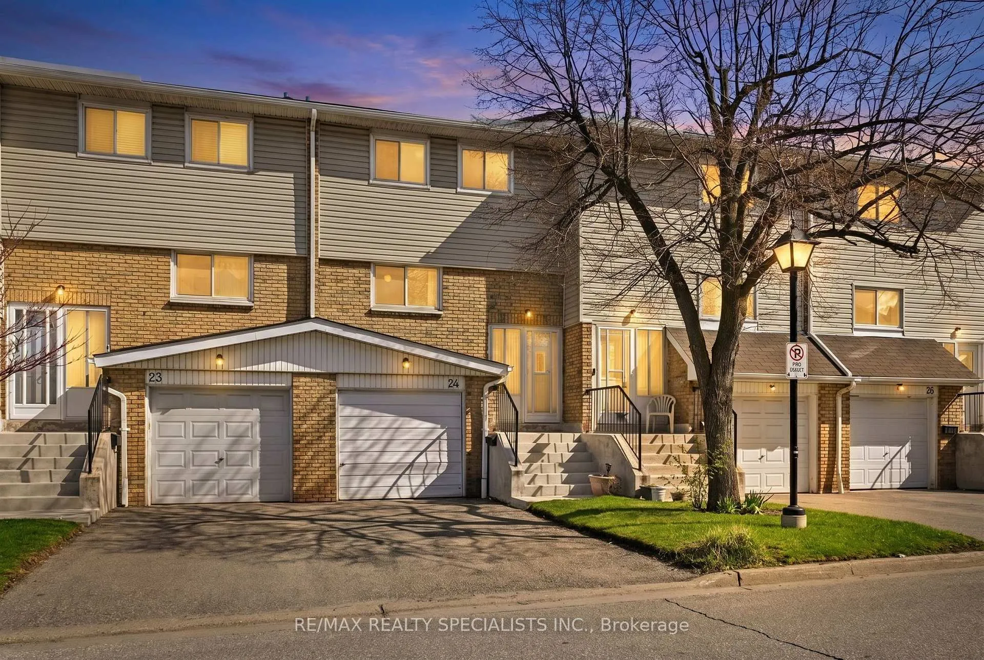 Photo 1 of 24 Lincoln Court E, Brampton, Bramalea West Industrial — HOMEH
