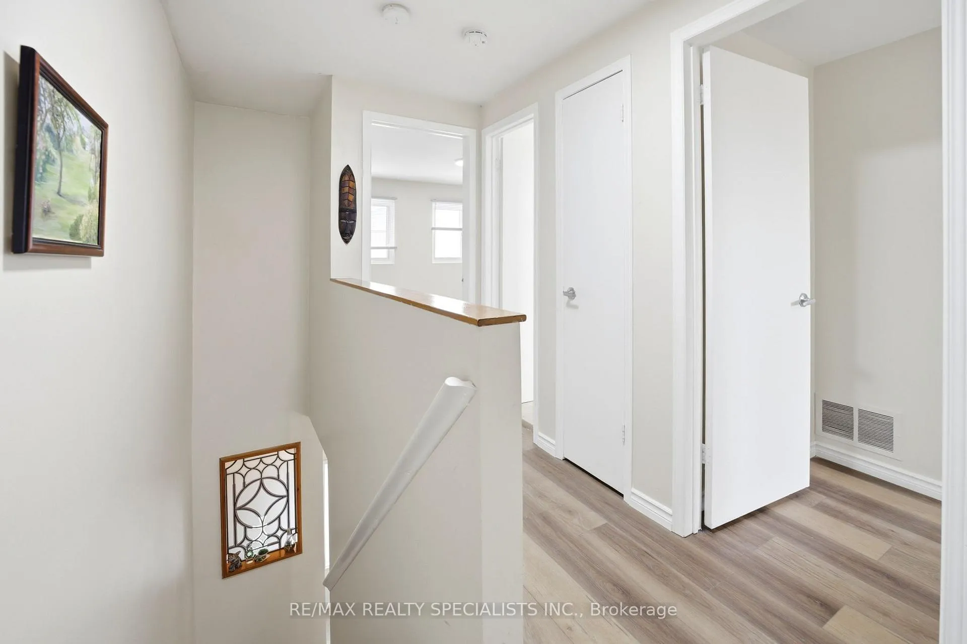 Photo 18 of 24 Lincoln Court E, Brampton, Bramalea West Industrial — HOMEH