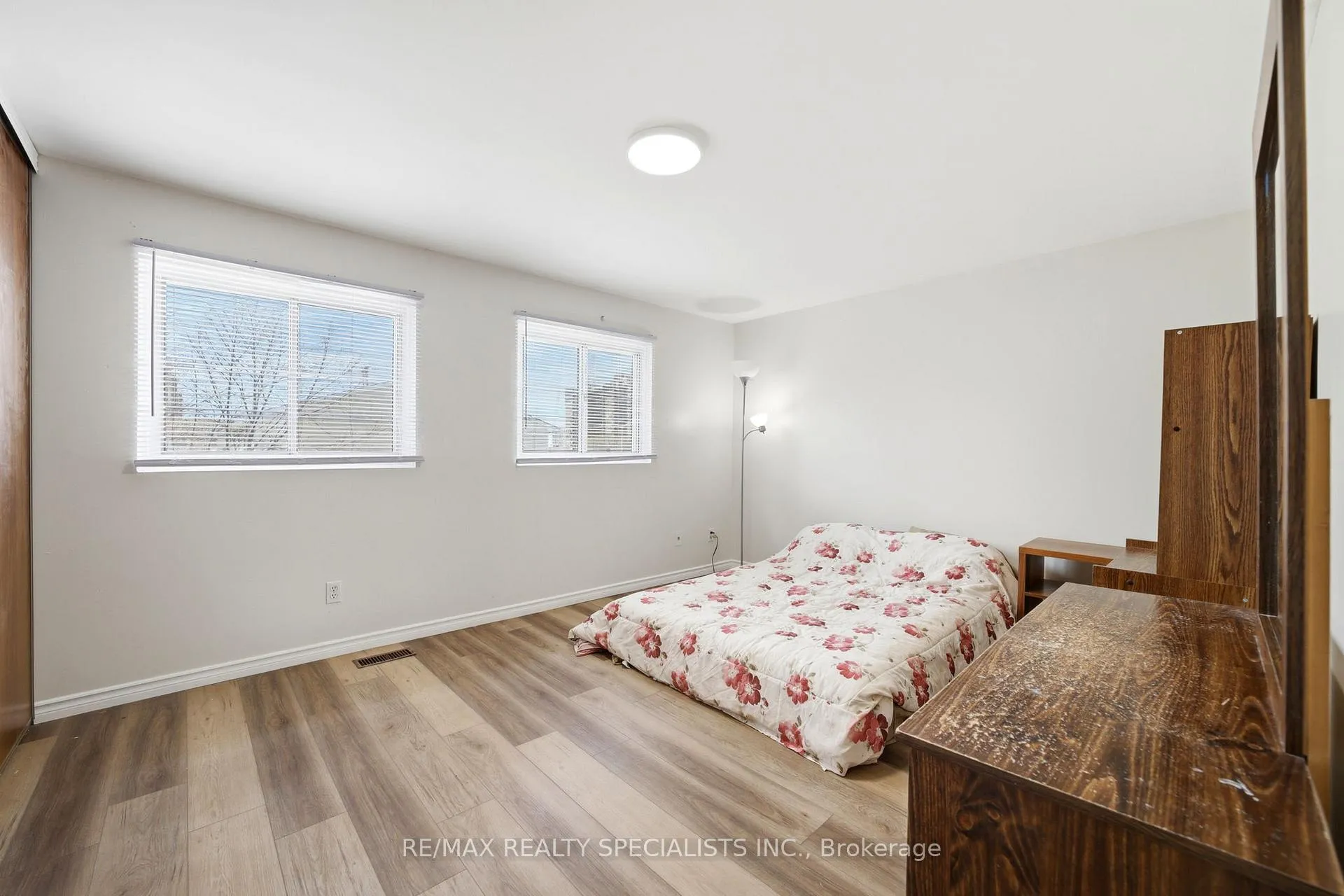 Photo 20 of 24 Lincoln Court E, Brampton, Bramalea West Industrial — HOMEH
