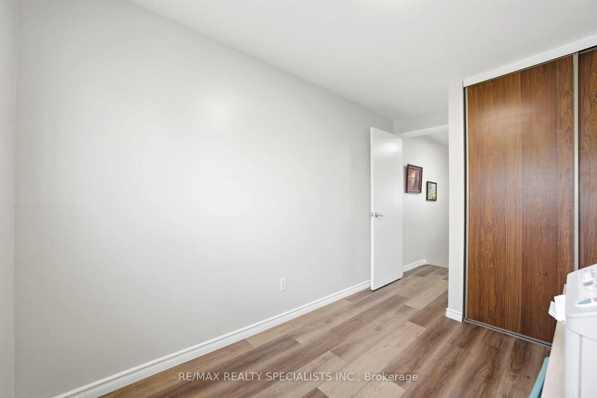 Photo 29 of 24 Lincoln Court E, Brampton, Bramalea West Industrial — HOMEH