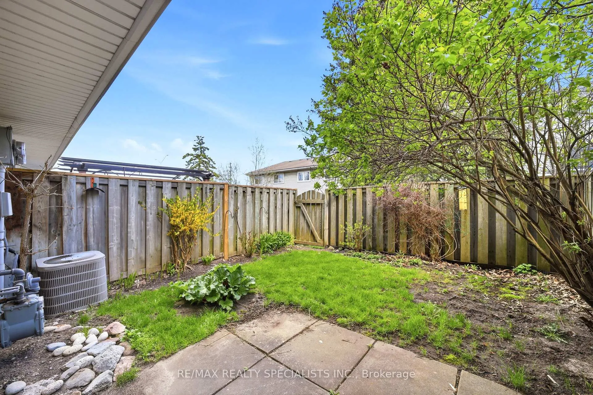 Photo 31 of 24 Lincoln Court E, Brampton, Bramalea West Industrial — HOMEH