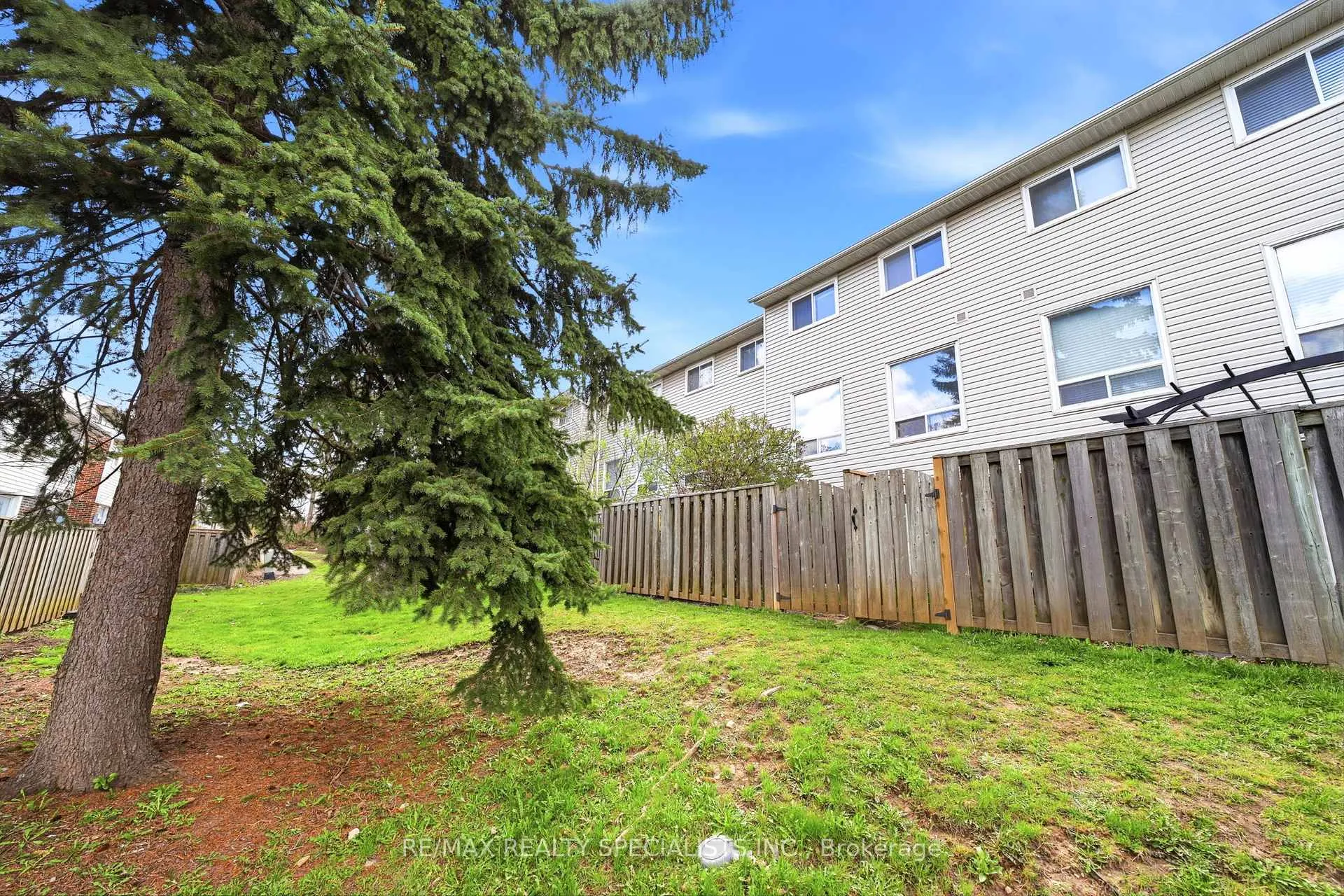 Photo 34 of 24 Lincoln Court E, Brampton, Bramalea West Industrial — HOMEH