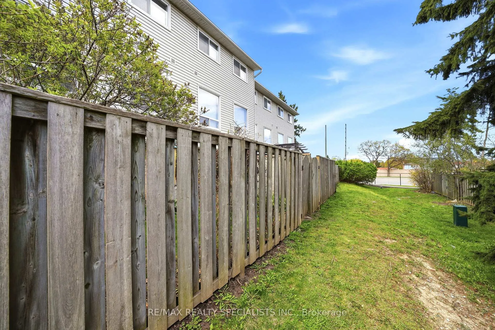 Photo 35 of 24 Lincoln Court E, Brampton, Bramalea West Industrial — HOMEH