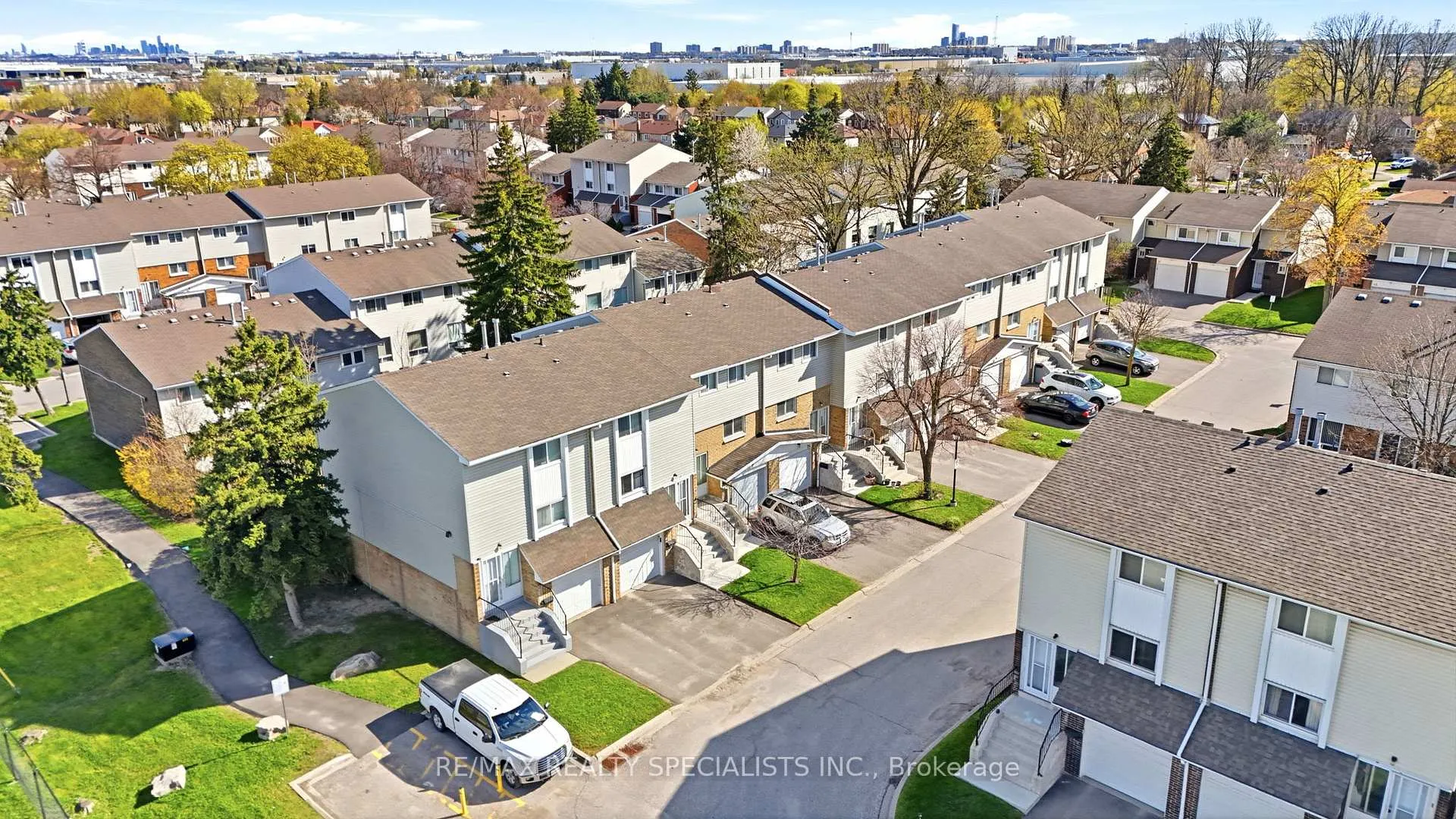 Photo 36 of 24 Lincoln Court E, Brampton, Bramalea West Industrial — HOMEH