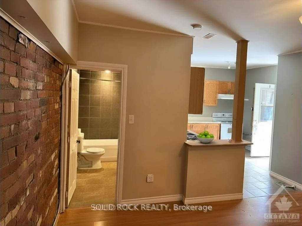 Photo 3 of Unit 4, 44 Elgin Street W, Arnprior — HOMEH