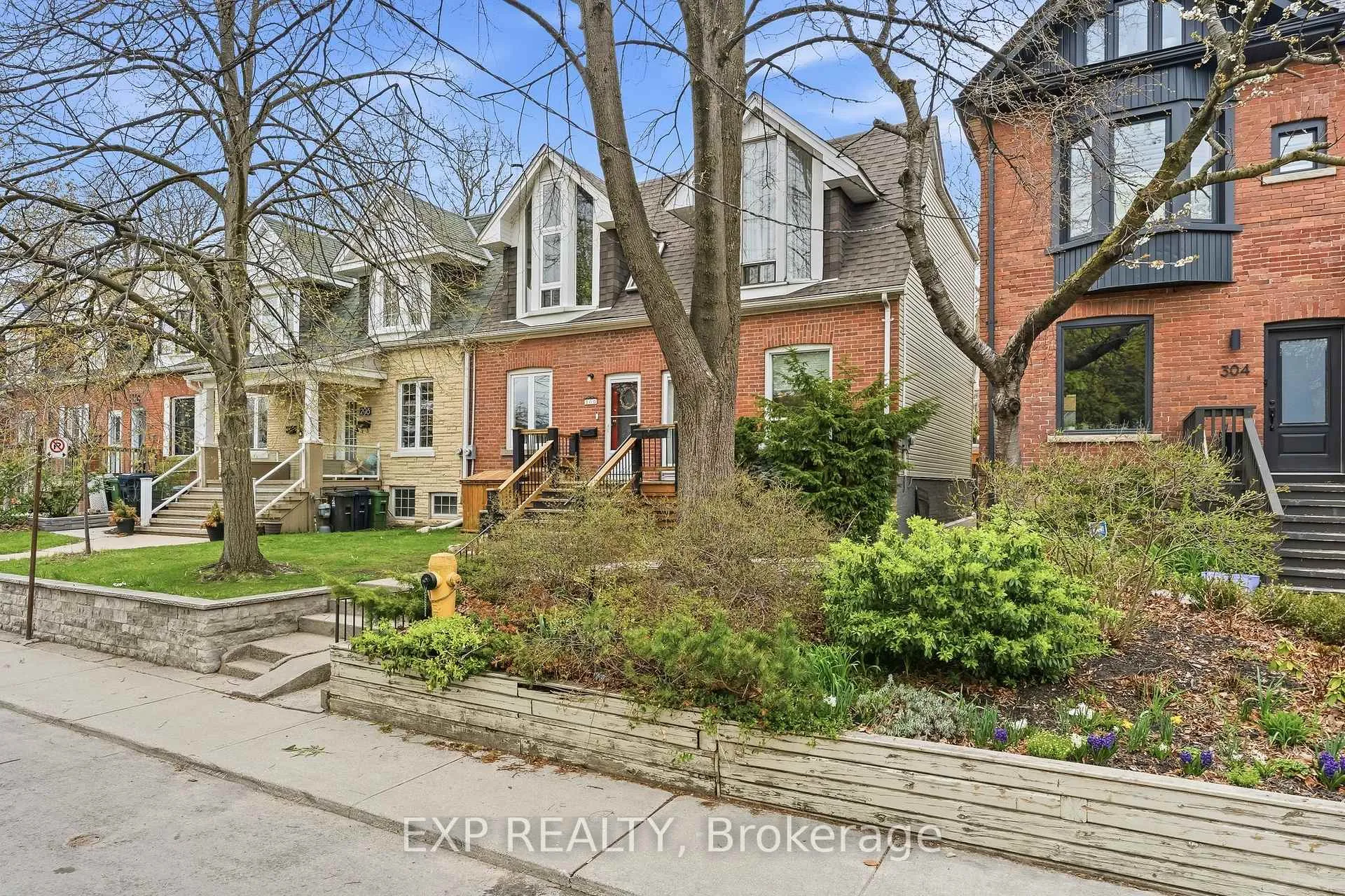 Photo 2 of 302 Bain Avenue, Toronto, Blake-Jones — HOMEH