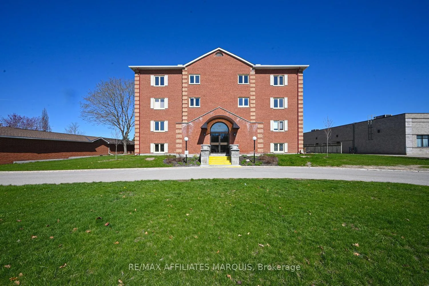 Photo 35 of Unit 104, 10 Armstrong Drive, Smiths Falls — HOMEH