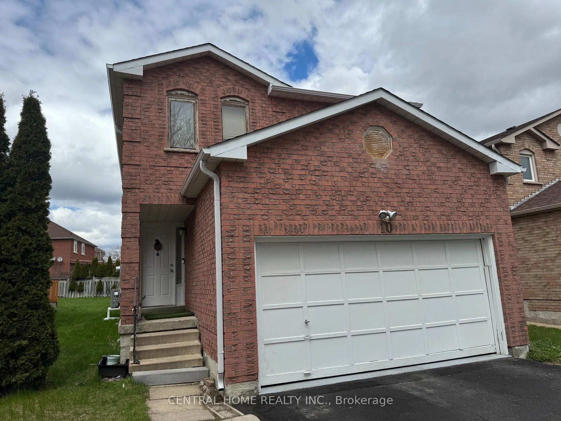 Photo 2 of 10 Cedarhurst Drive, Richmond Hill, Devonsleigh — HOMEH