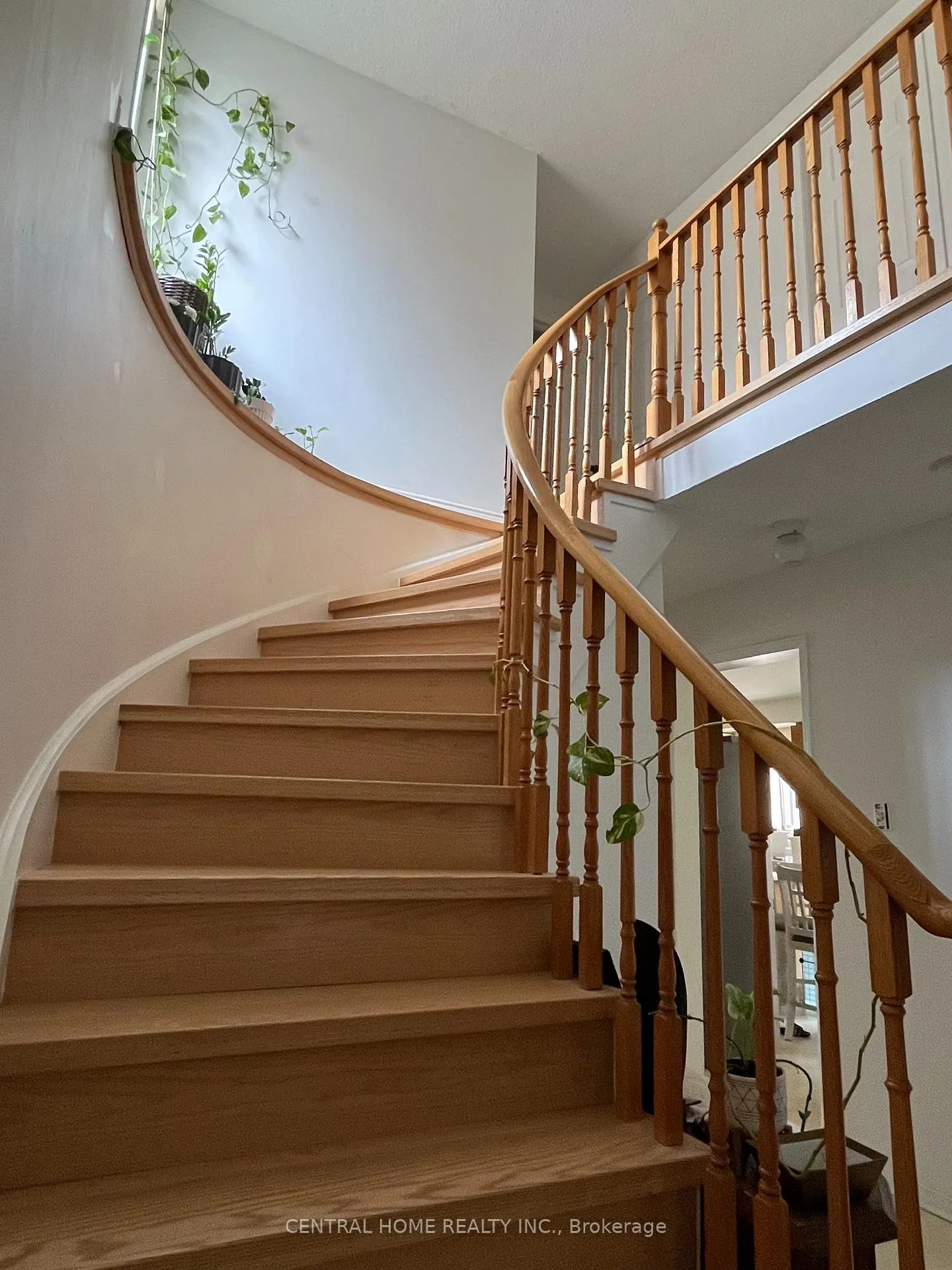 Photo 13 of 10 Cedarhurst Drive, Richmond Hill, Devonsleigh — HOMEH