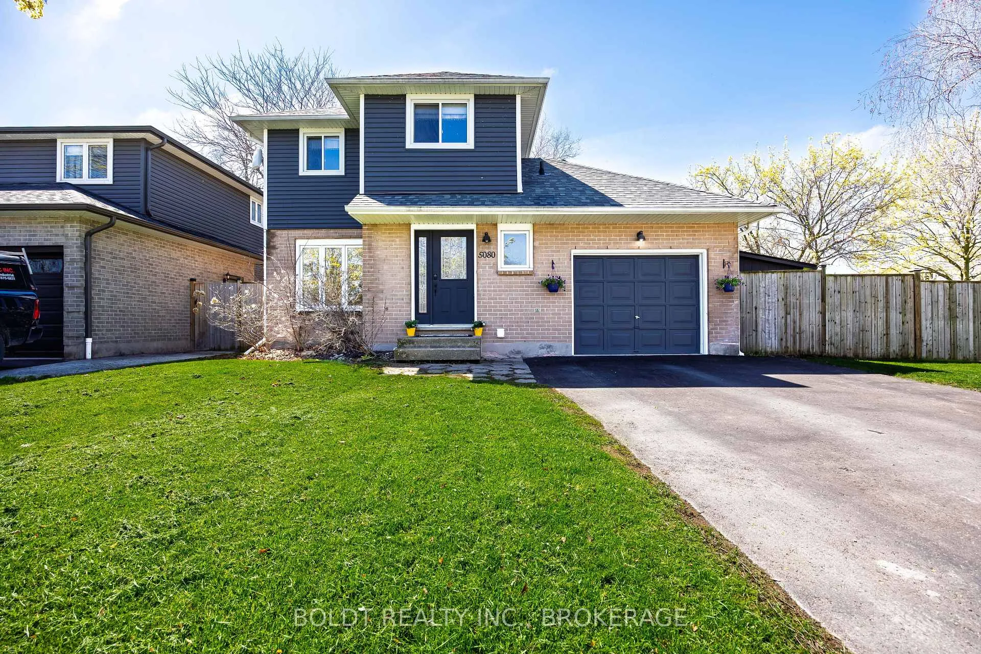 Front of 5080 Mantree Court
