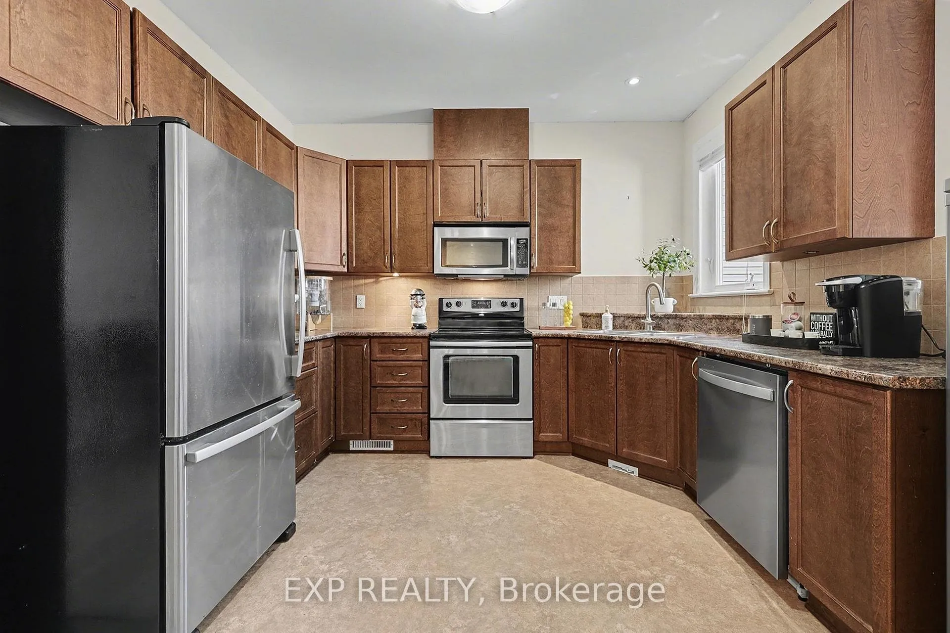 Photo 10 of 282 Broxburn Crescent, Ottawa, Barrhaven - Heritage Park — HOMEH