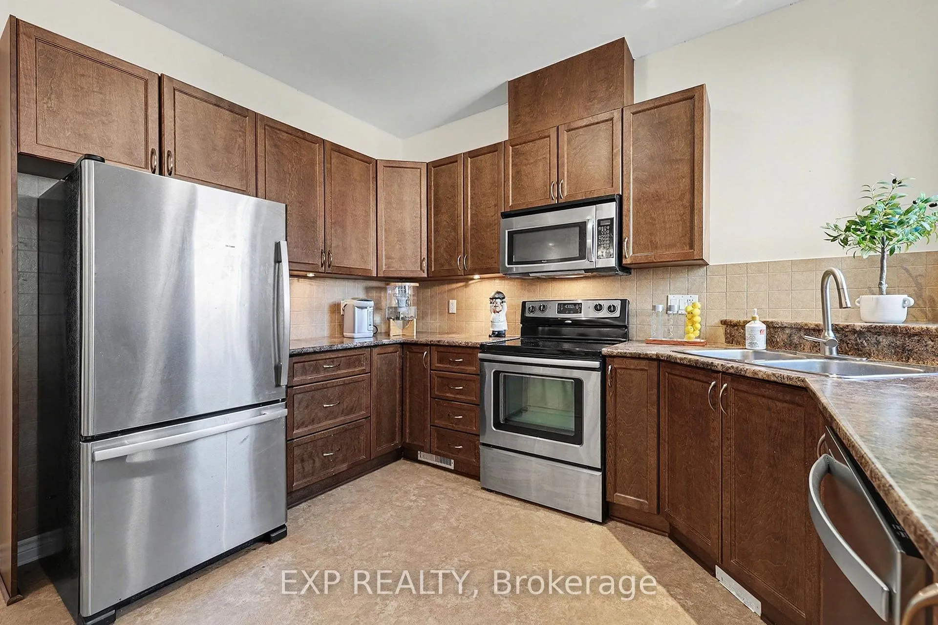 Photo 11 of 282 Broxburn Crescent, Ottawa, Barrhaven - Heritage Park — HOMEH
