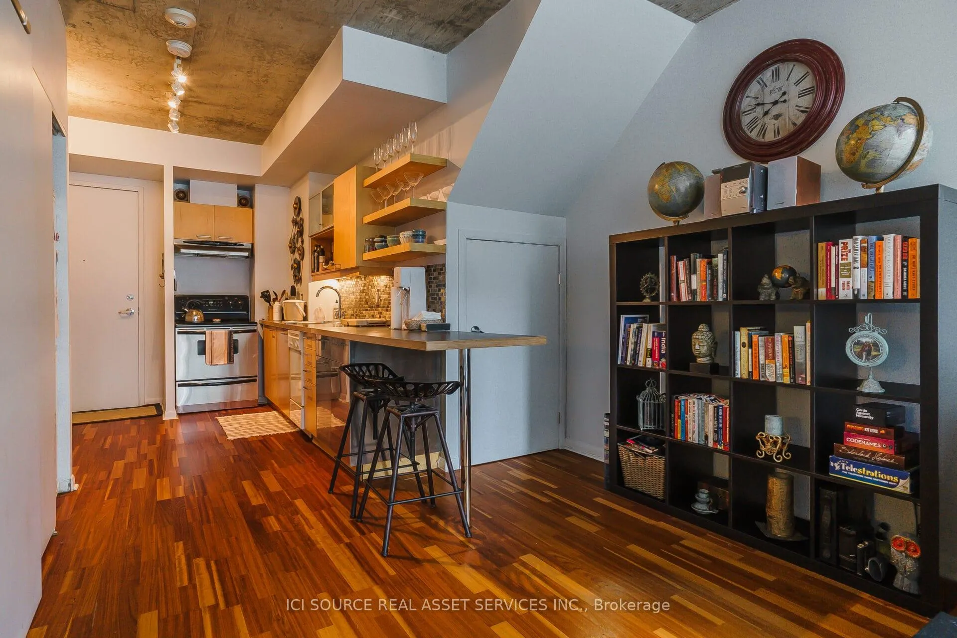 Photo 5 of Unit 537, 333 Adelaide Street E, Toronto, Moss Park — HOMEH