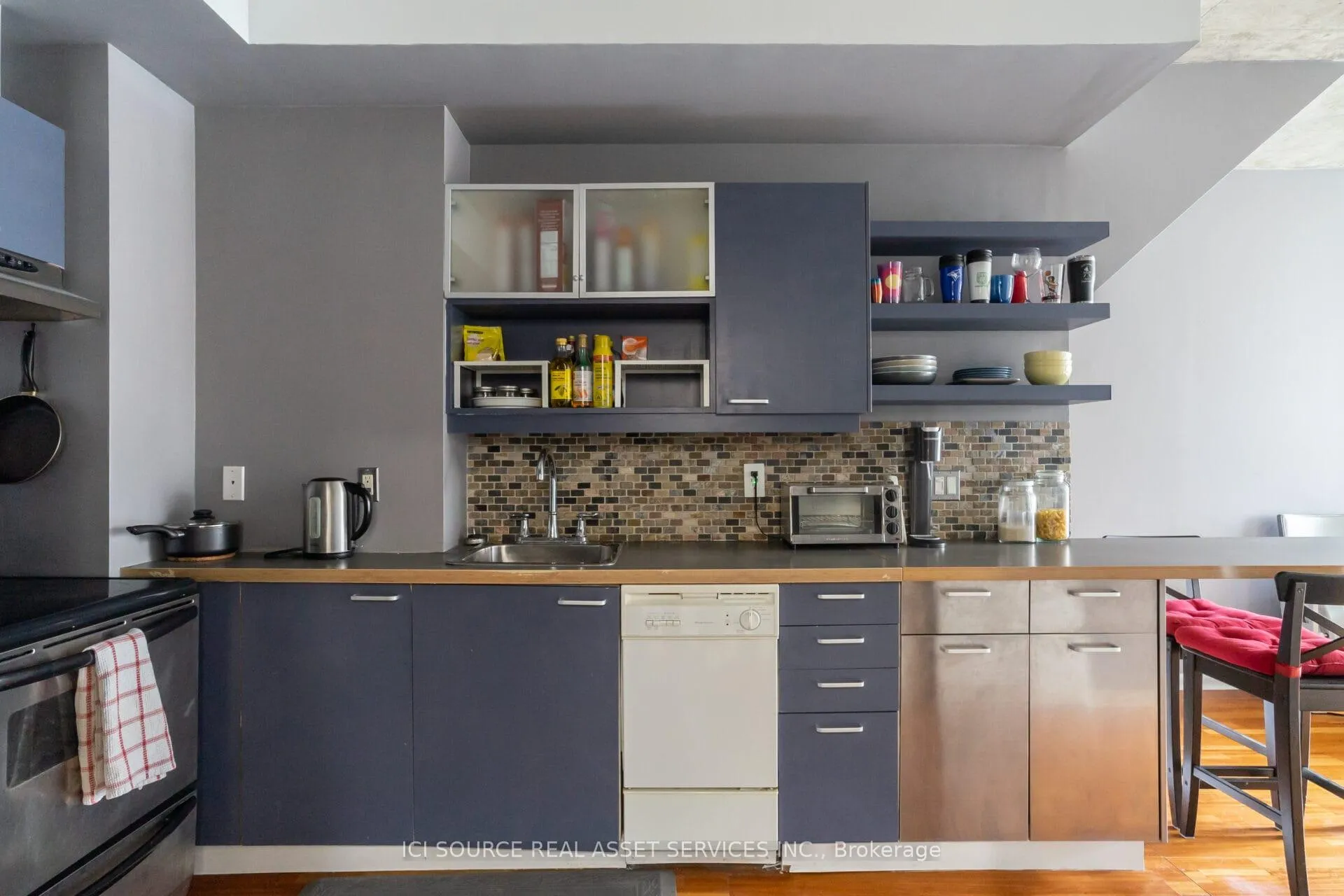 Photo 7 of Unit 537, 333 Adelaide Street E, Toronto, Moss Park — HOMEH