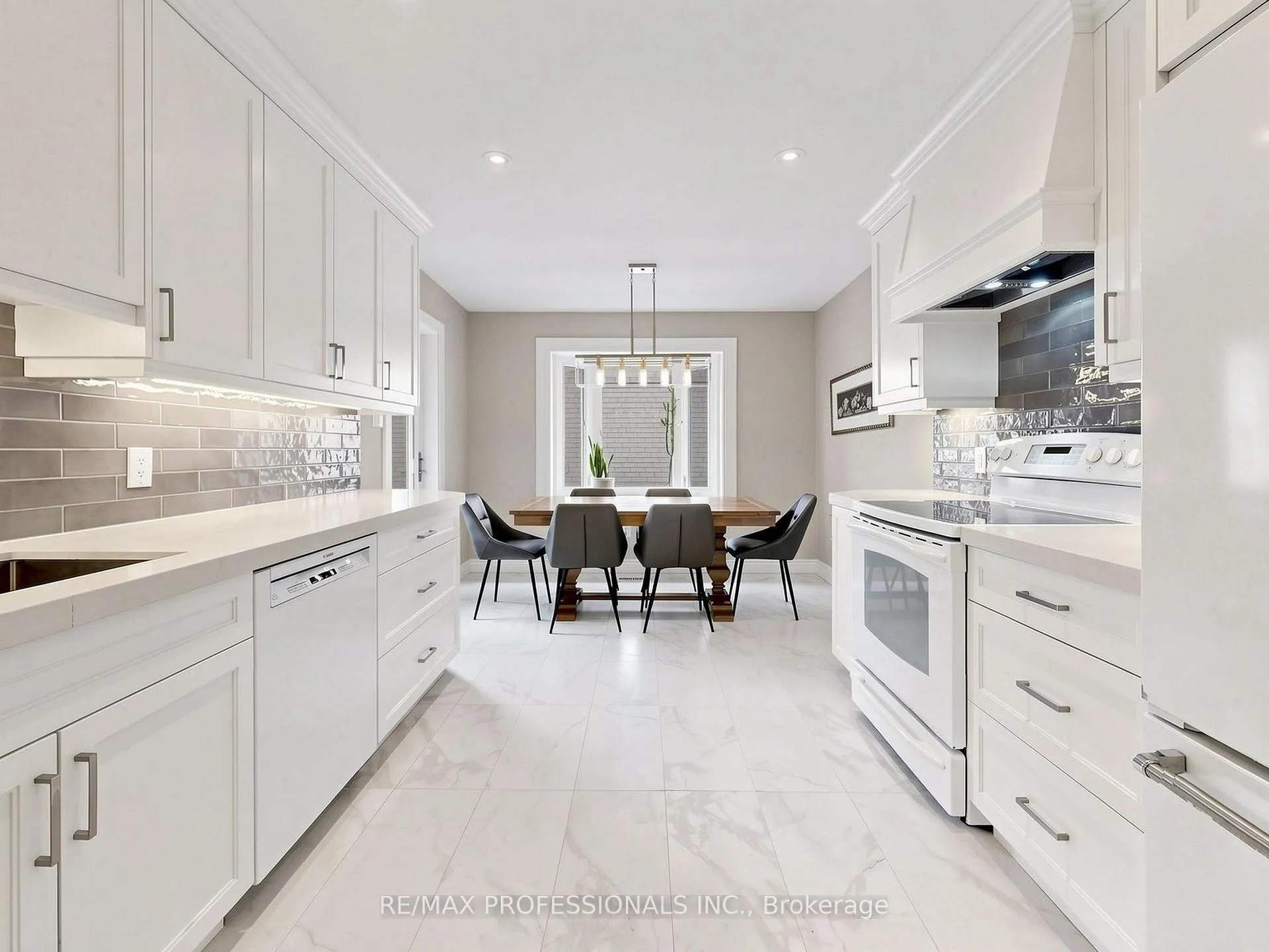 Photo 8 of 5 Muirdale Avenue, Etobicoke, Willowridge-Martingrove-Richview — HOMEH