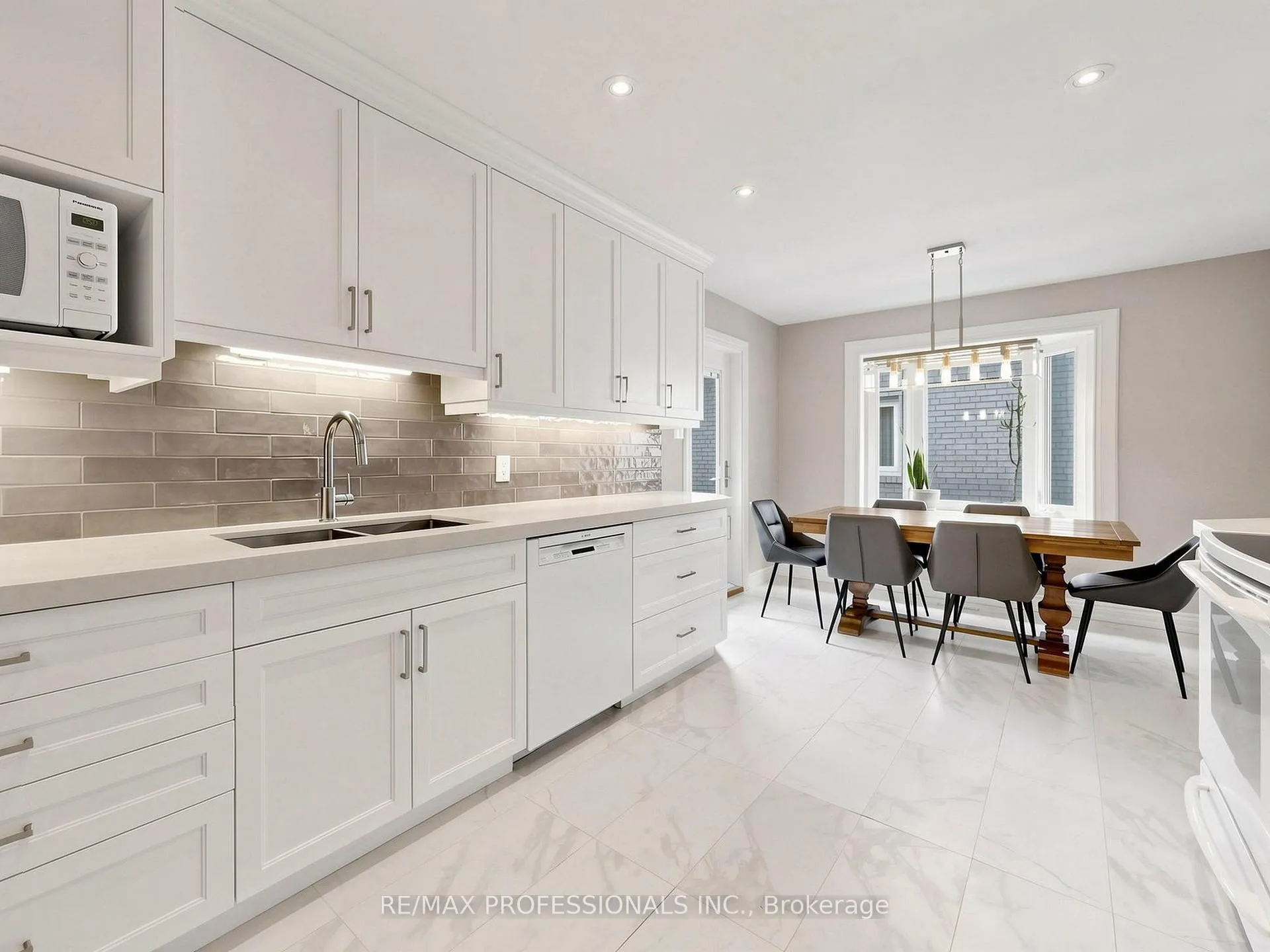 Photo 9 of 5 Muirdale Avenue, Etobicoke, Willowridge-Martingrove-Richview — HOMEH