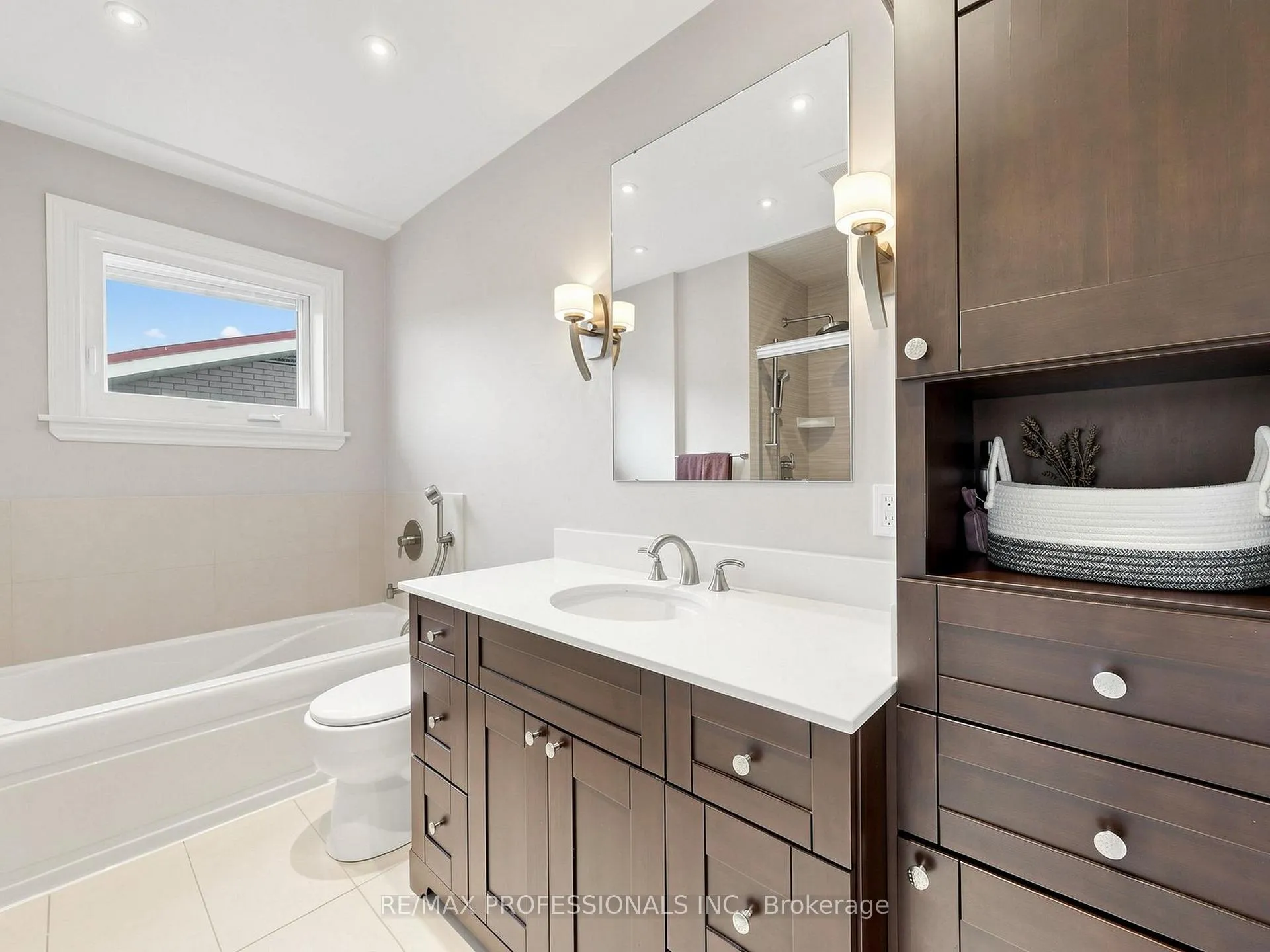 Photo 21 of 5 Muirdale Avenue, Etobicoke, Willowridge-Martingrove-Richview — HOMEH