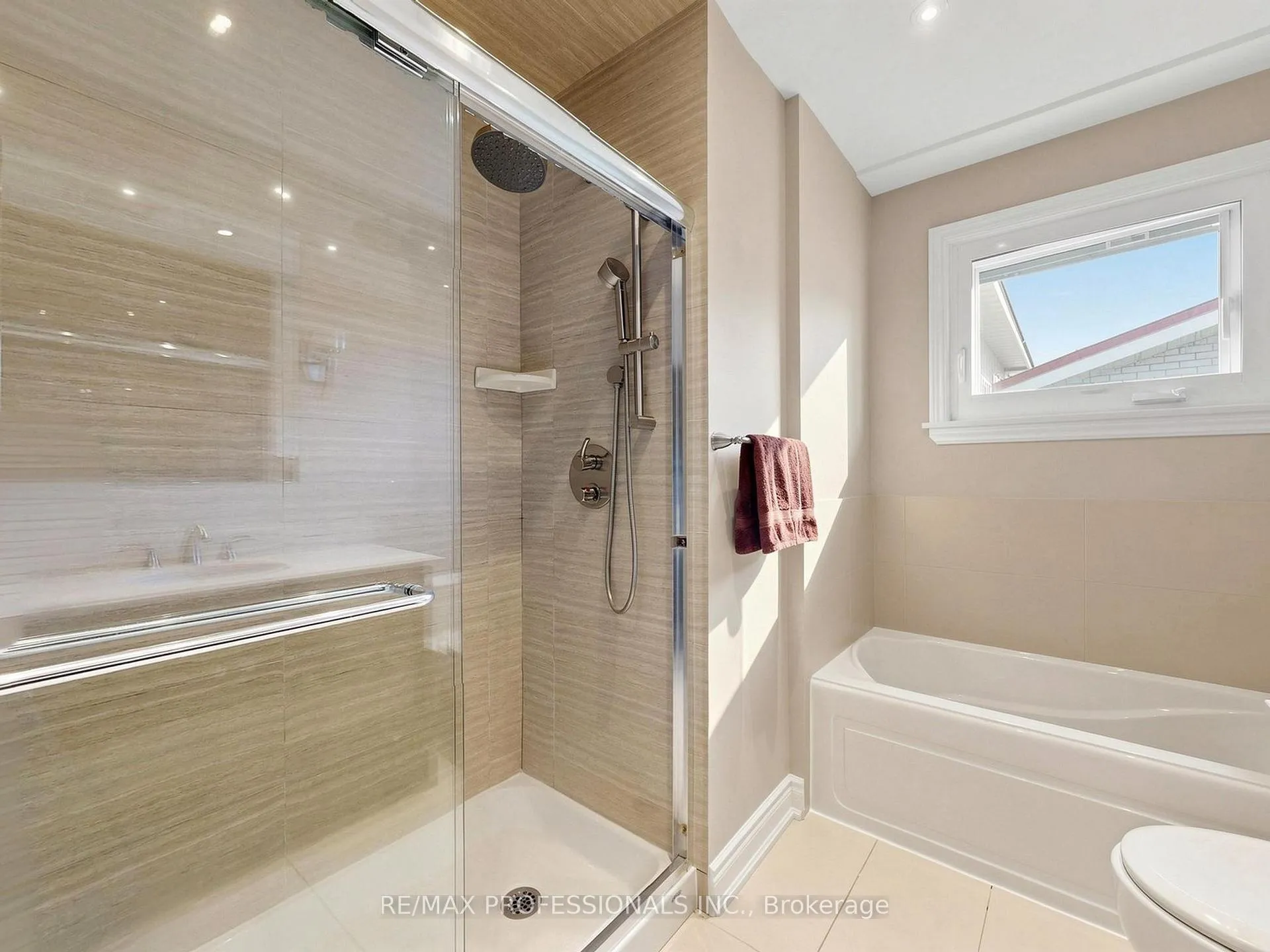 Photo 22 of 5 Muirdale Avenue, Etobicoke, Willowridge-Martingrove-Richview — HOMEH