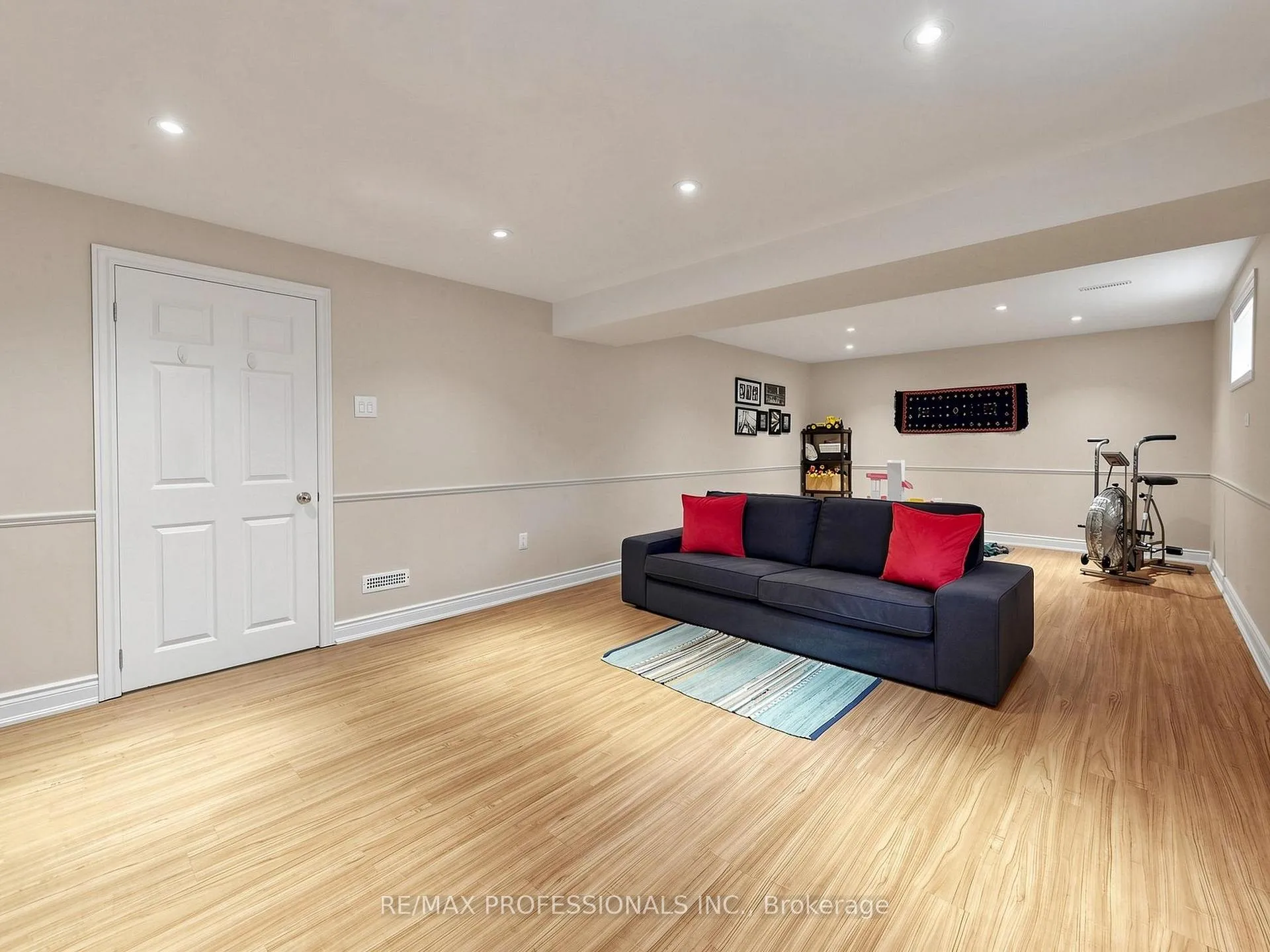 Photo 31 of 5 Muirdale Avenue, Etobicoke, Willowridge-Martingrove-Richview — HOMEH