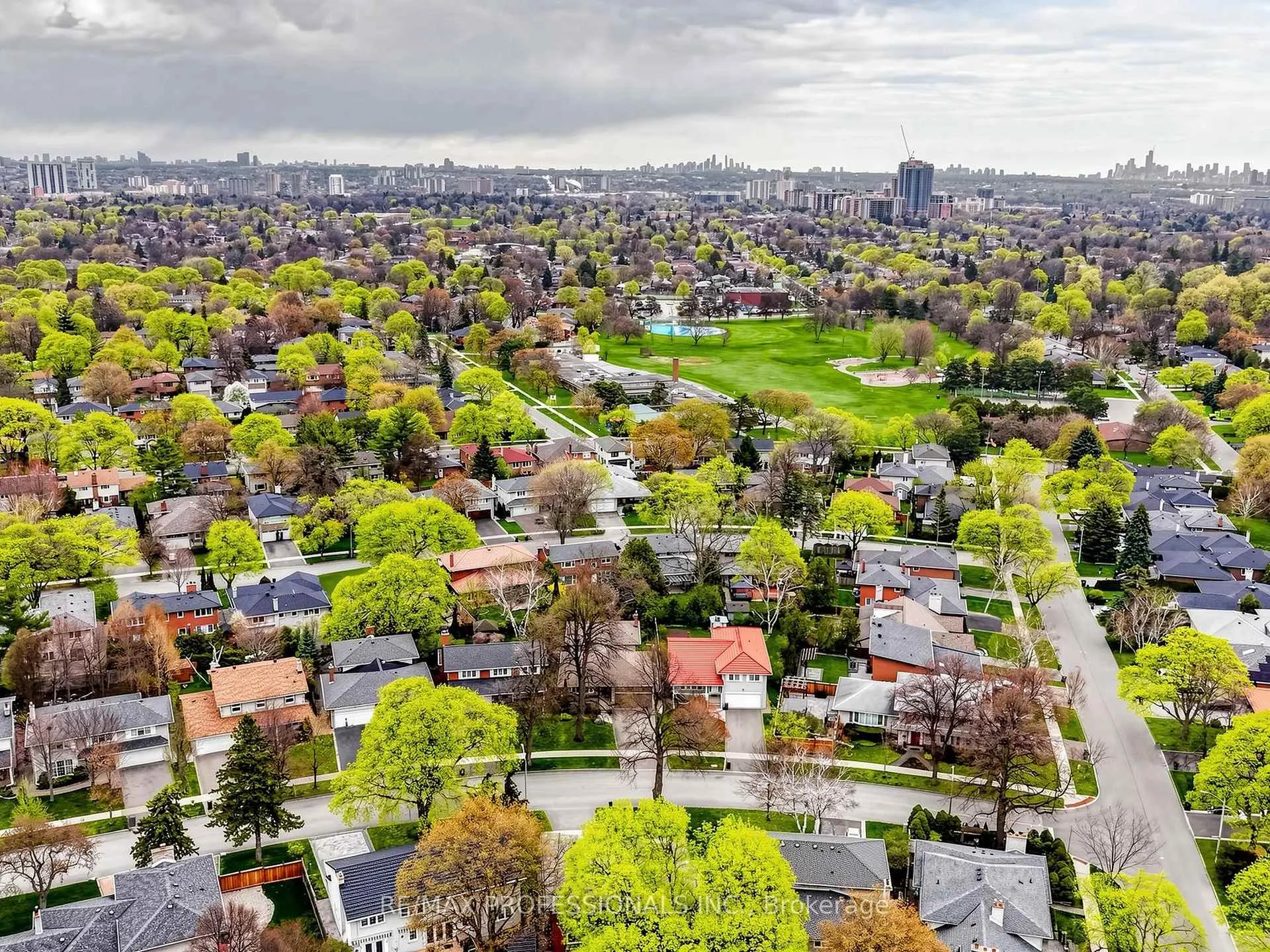 Photo 40 of 5 Muirdale Avenue, Etobicoke, Willowridge-Martingrove-Richview — HOMEH