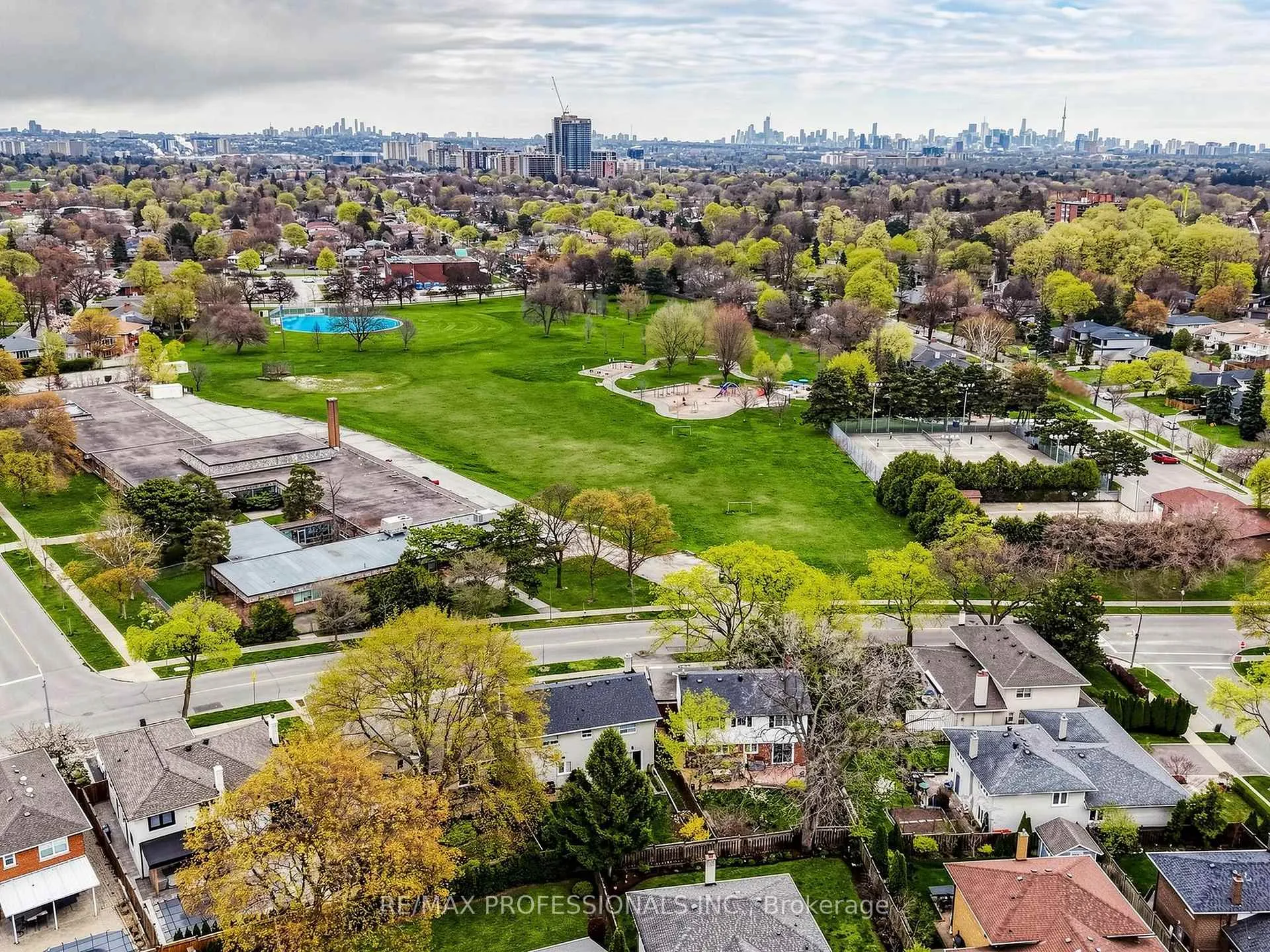 Photo 41 of 5 Muirdale Avenue, Etobicoke, Willowridge-Martingrove-Richview — HOMEH