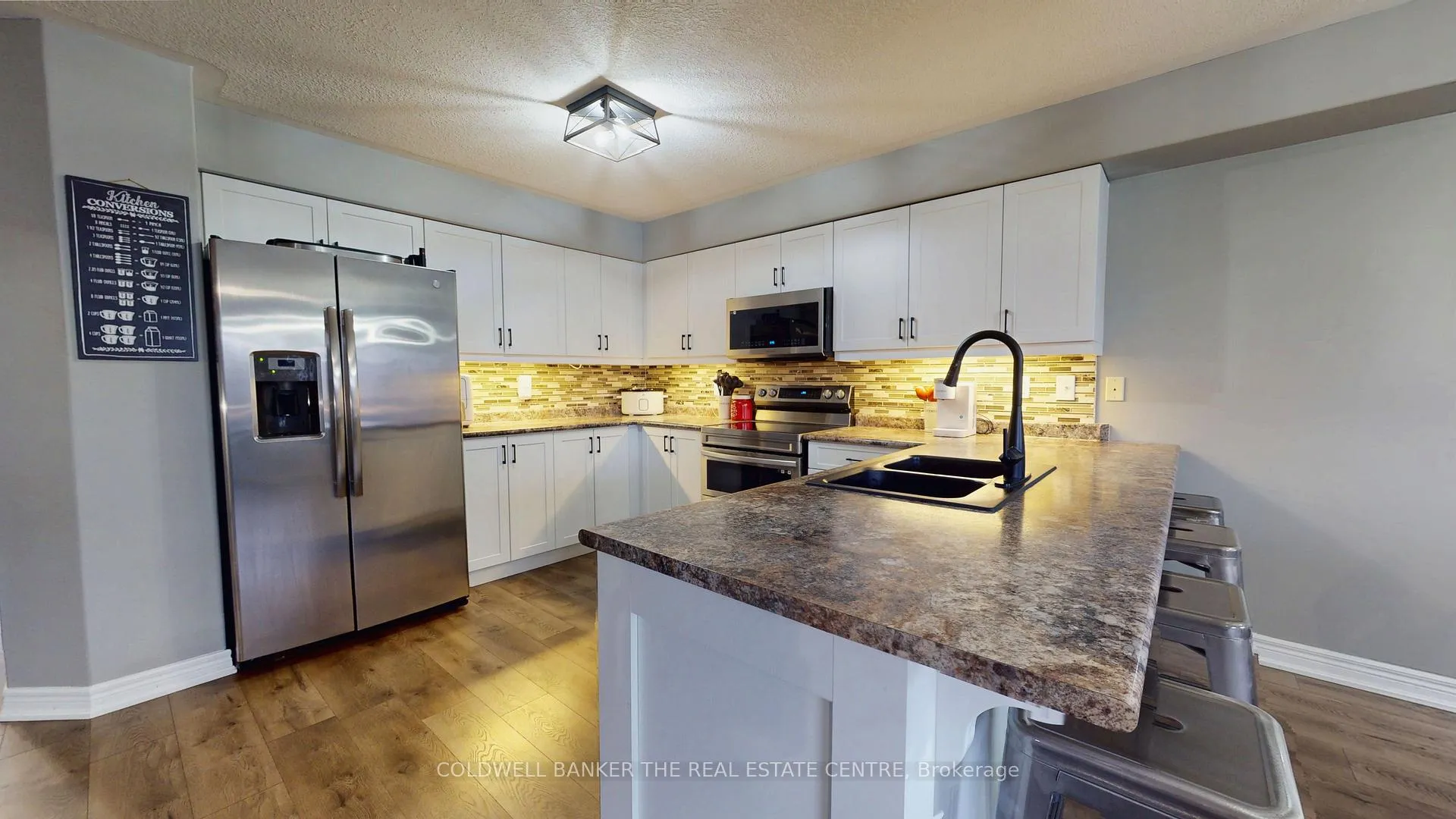 Photo 6 of 61 Pearl Drive, Orillia — HOMEH