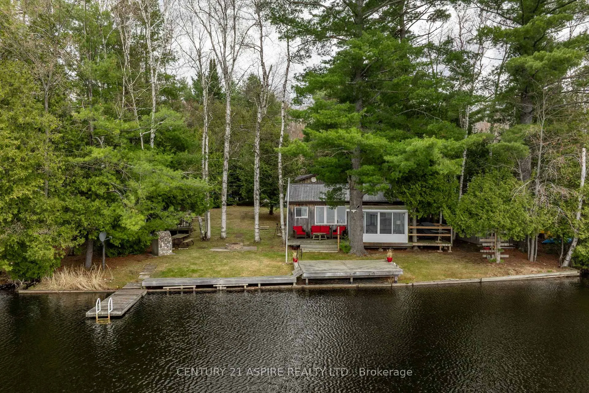Photo 2 of 1023 Perry Point Lane, Frontenac, Frontenac North — HOMEH
