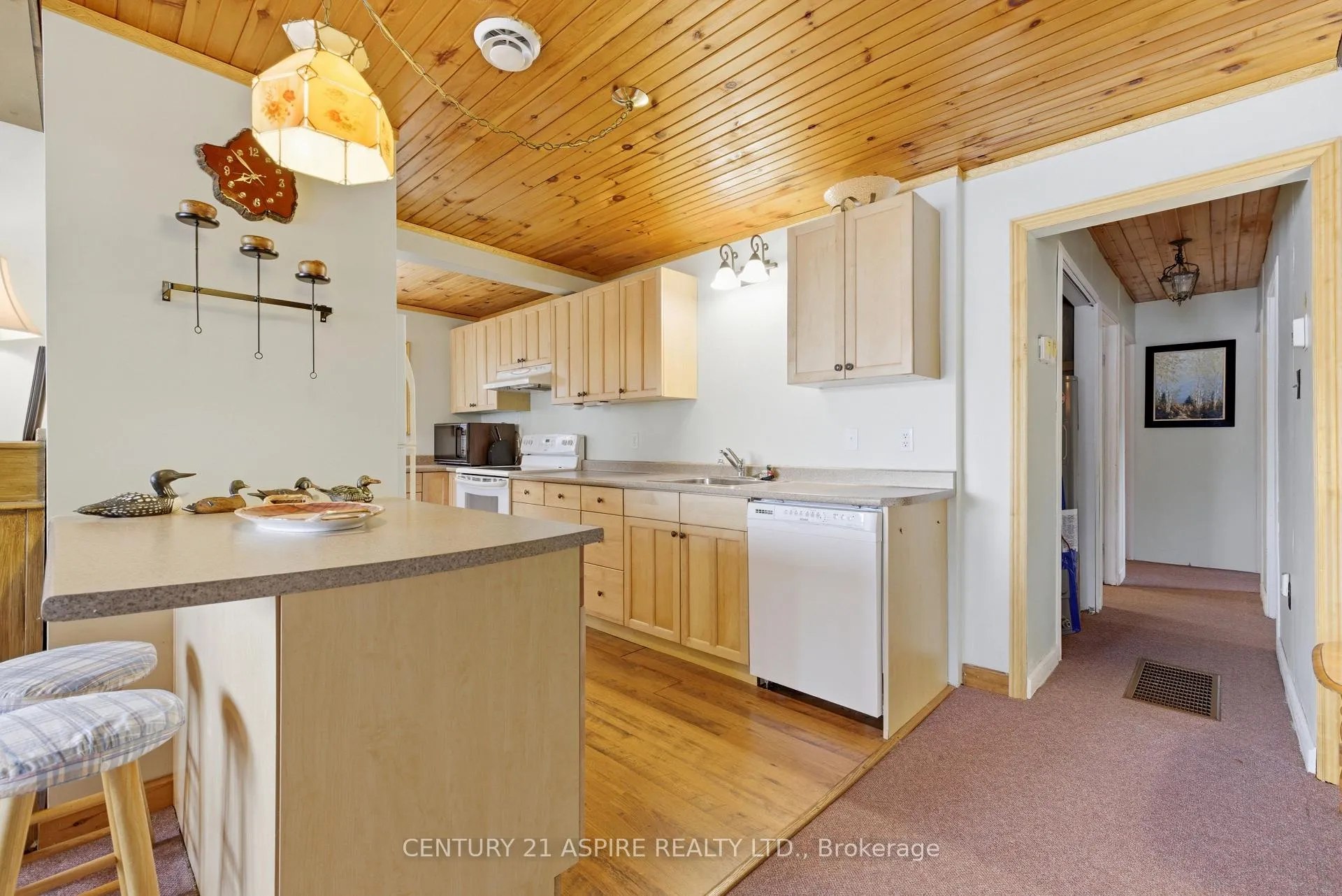 Photo 16 of 1023 Perry Point Lane, Frontenac, Frontenac North — HOMEH